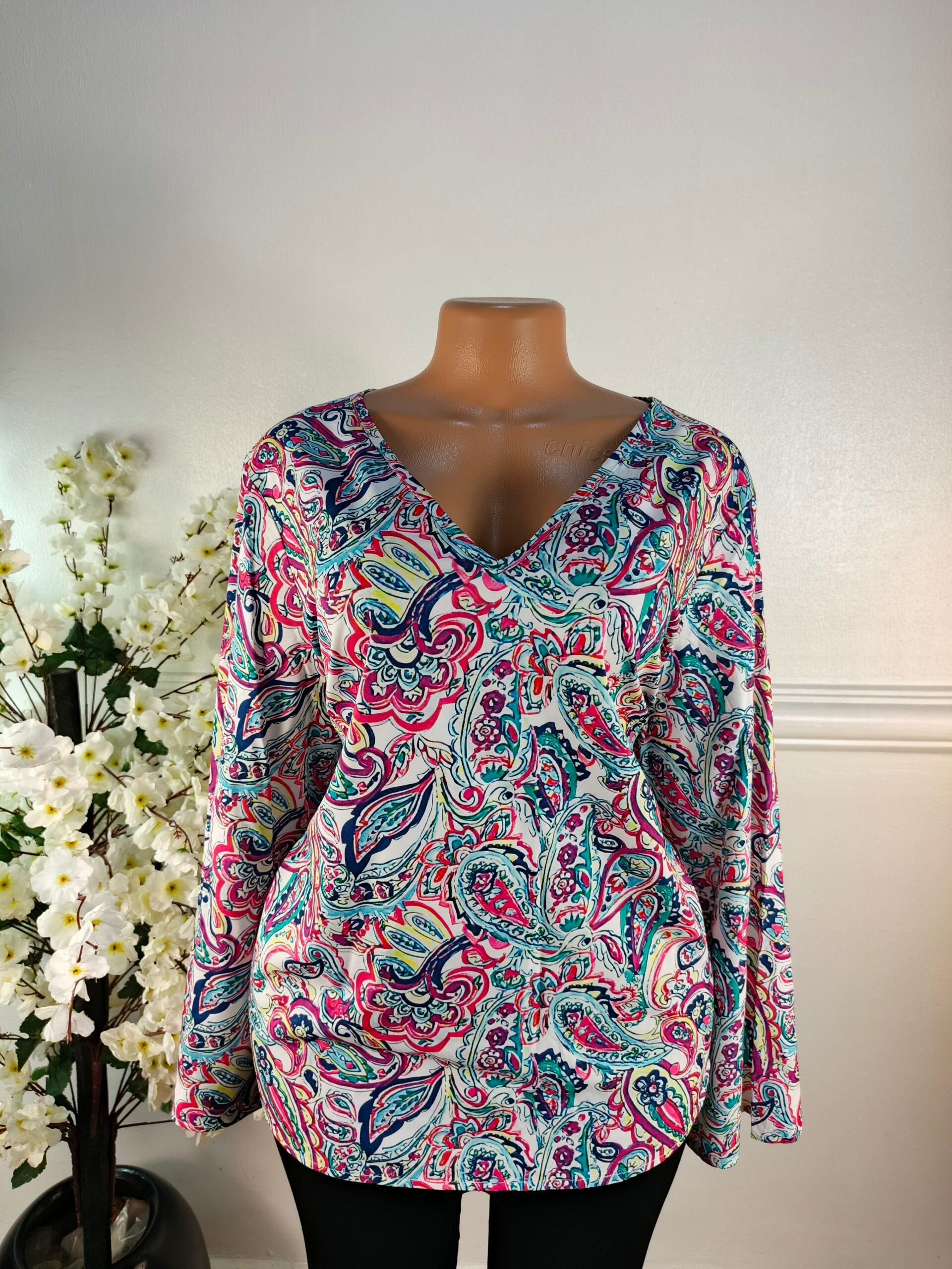 TOP UK SIZE 20 image 0