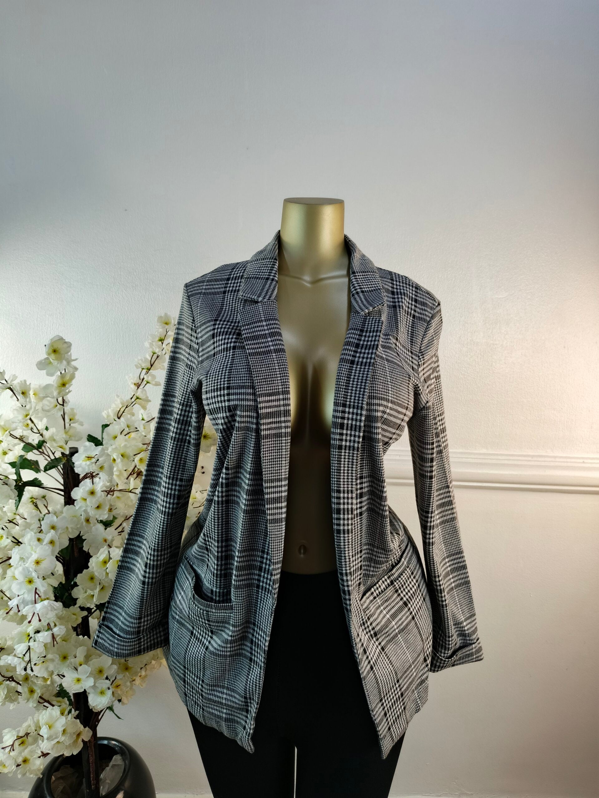 DIVIDED UK SIZE 14 [LENGTH 30 INCHES, CHECKERS] image 0
