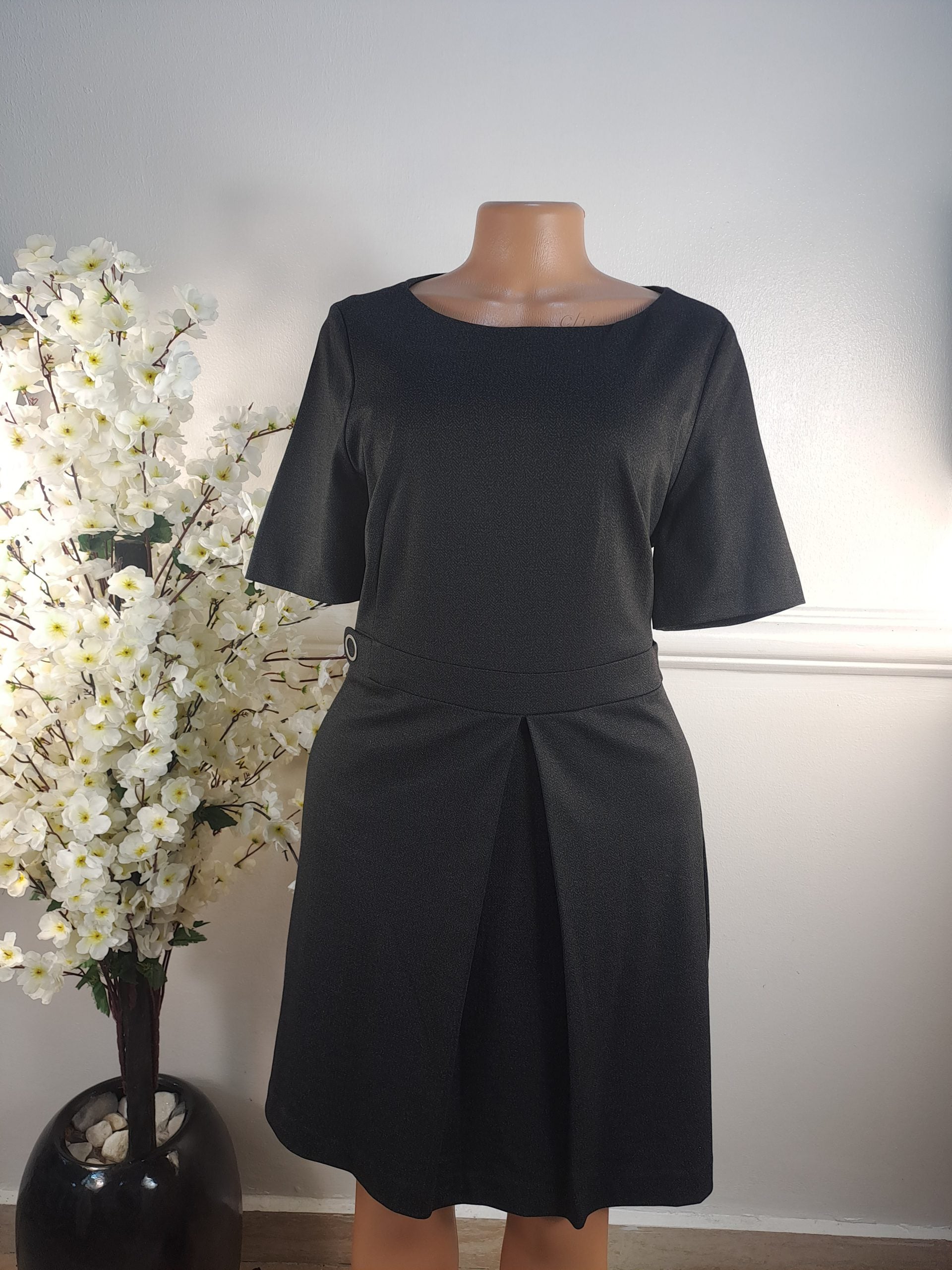 NEXT TAILORING UK SIZE 14 [LENGHT 38 INCHES] image 0