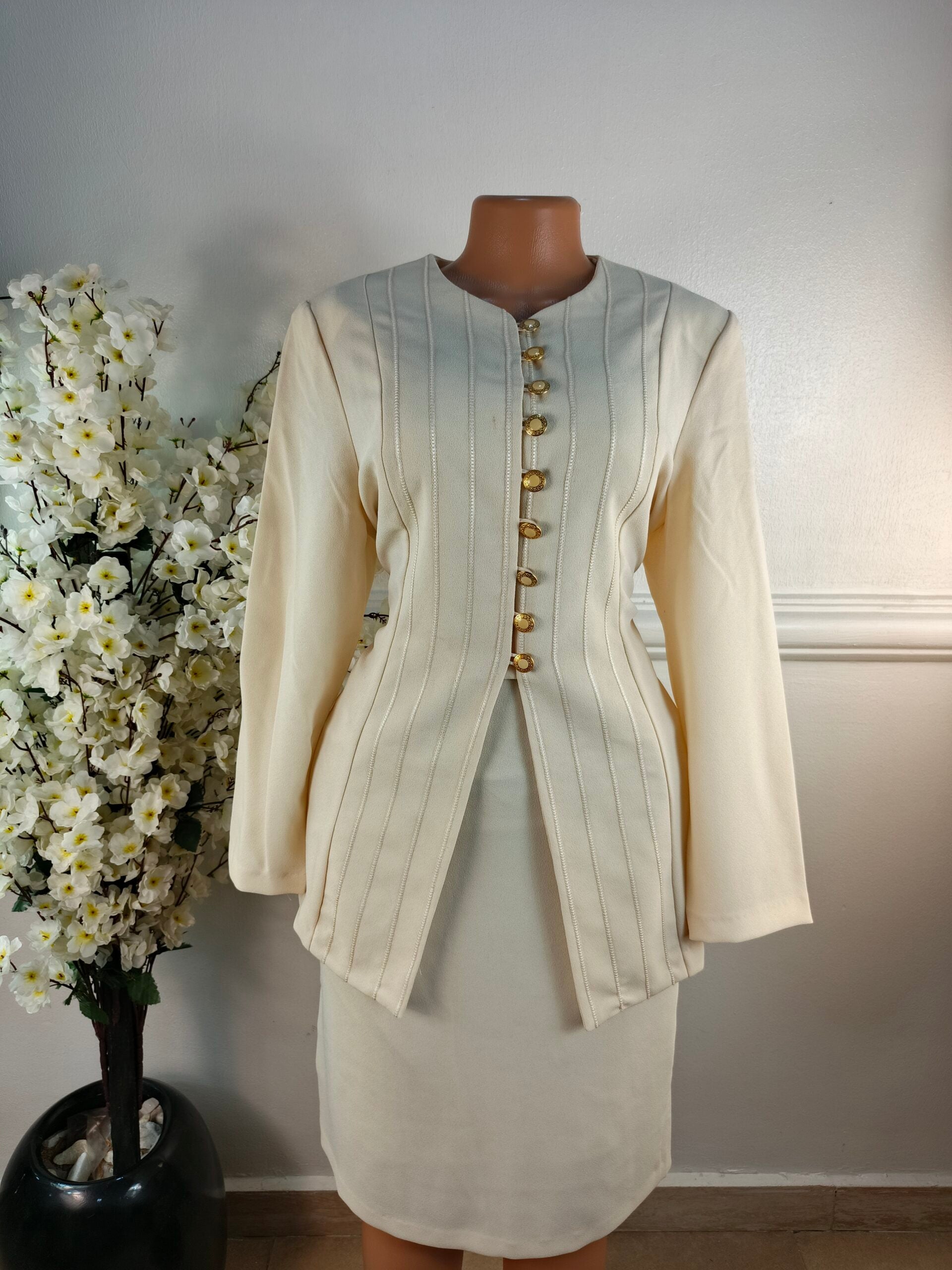DEBUT UK SIZE 14 [LENGTH 31 INCHES,TWO PIECE CREAM] image 0