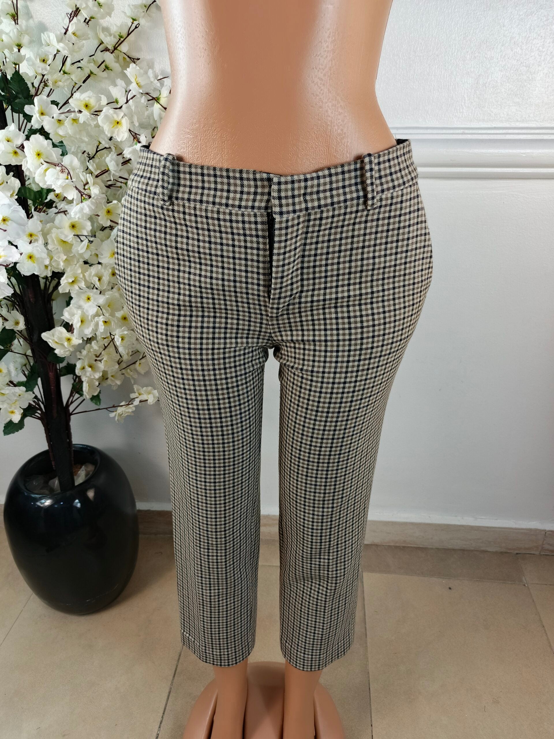 ZARA WOMAN UK SIZE 14 [LENGTH 35 INCHES, CHECKERS] image 0