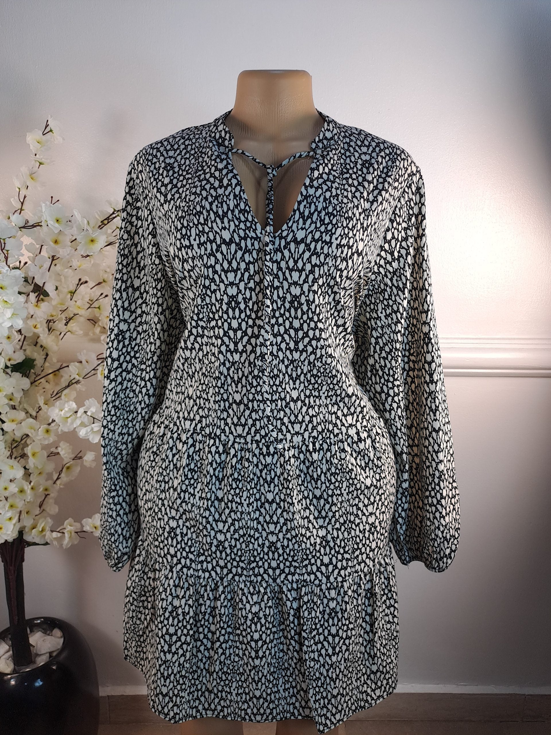 DUNNES UK 20, 37 INCHES image 0