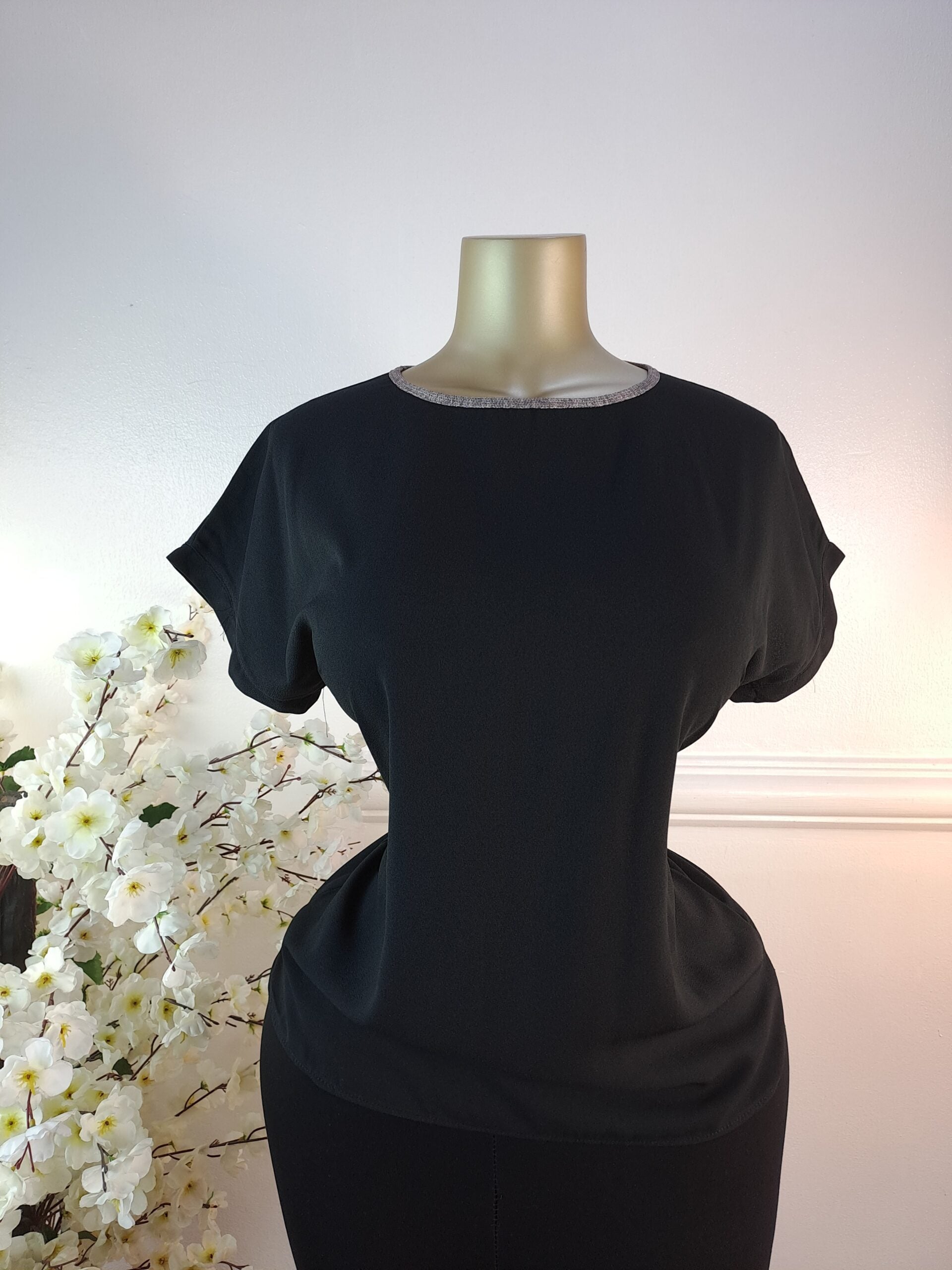 TOP UK SIZE 14 [BLACK] image 0