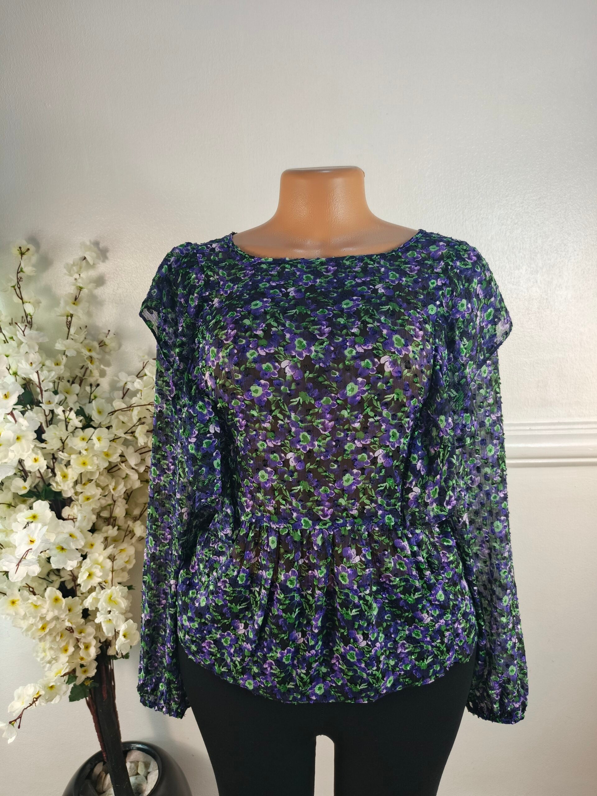 DUNNES UK SIZE 16 image 0
