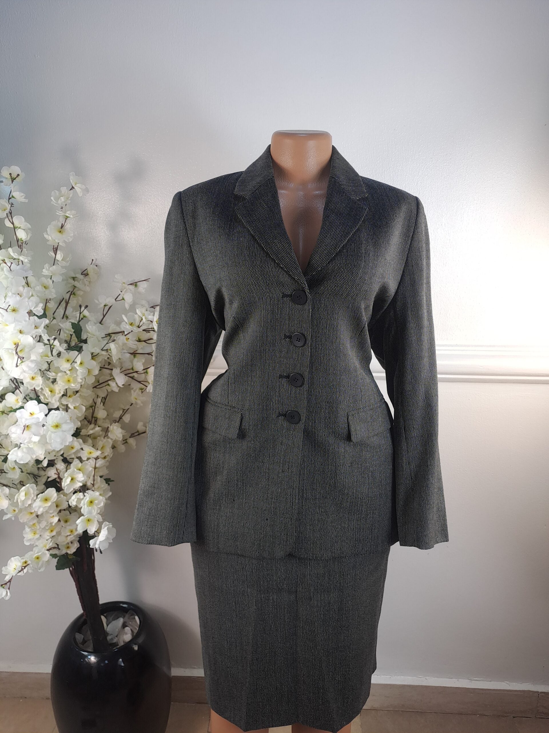 VIYELLA UK SIZE 12 [LENGHT 30 INCHES, TWO PIECE, GREY] image 0