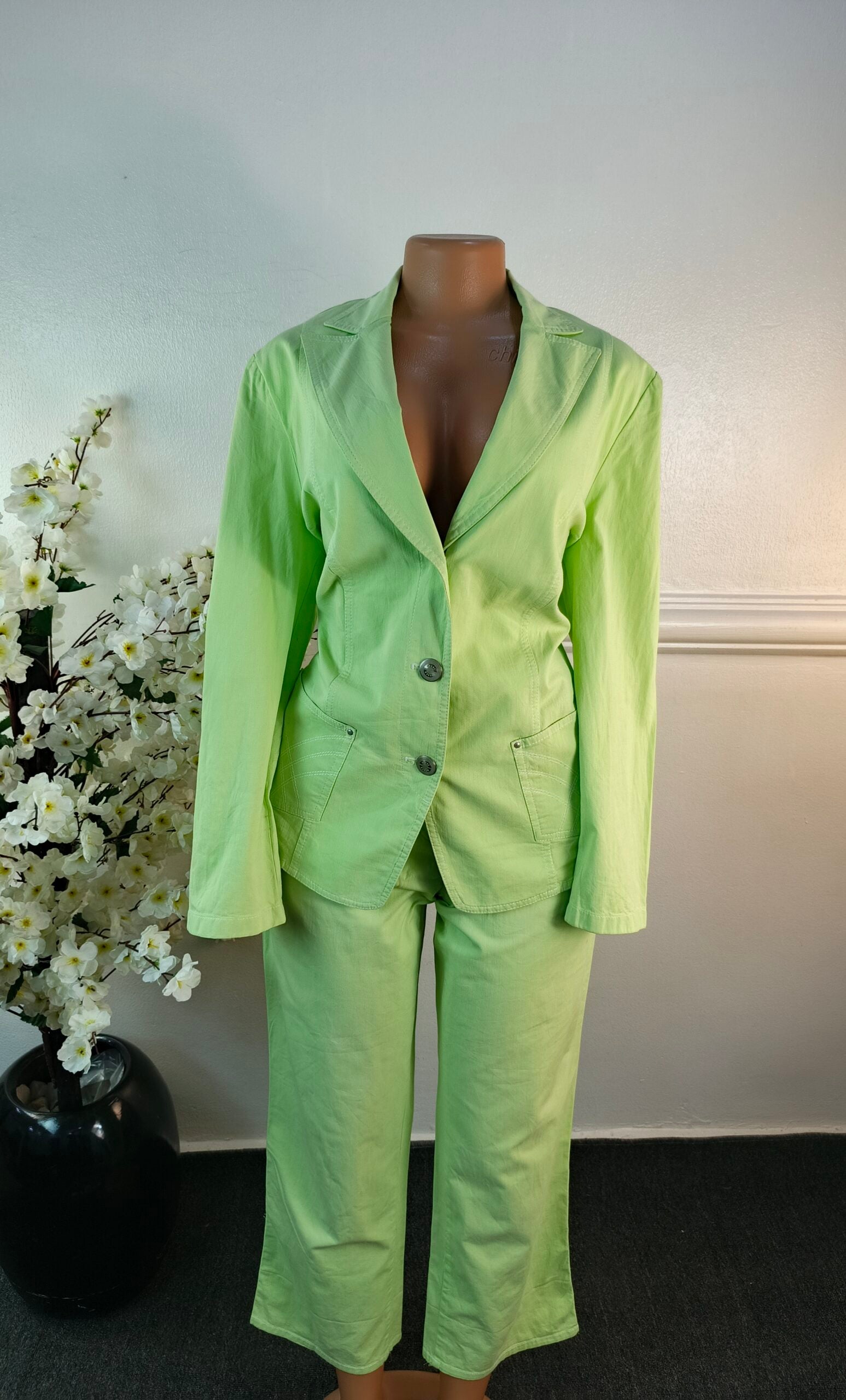 GERRY WEBER UK SIZE 14 [LENGTH 28 INCHES, TWO PIECE, LEMON] image 0