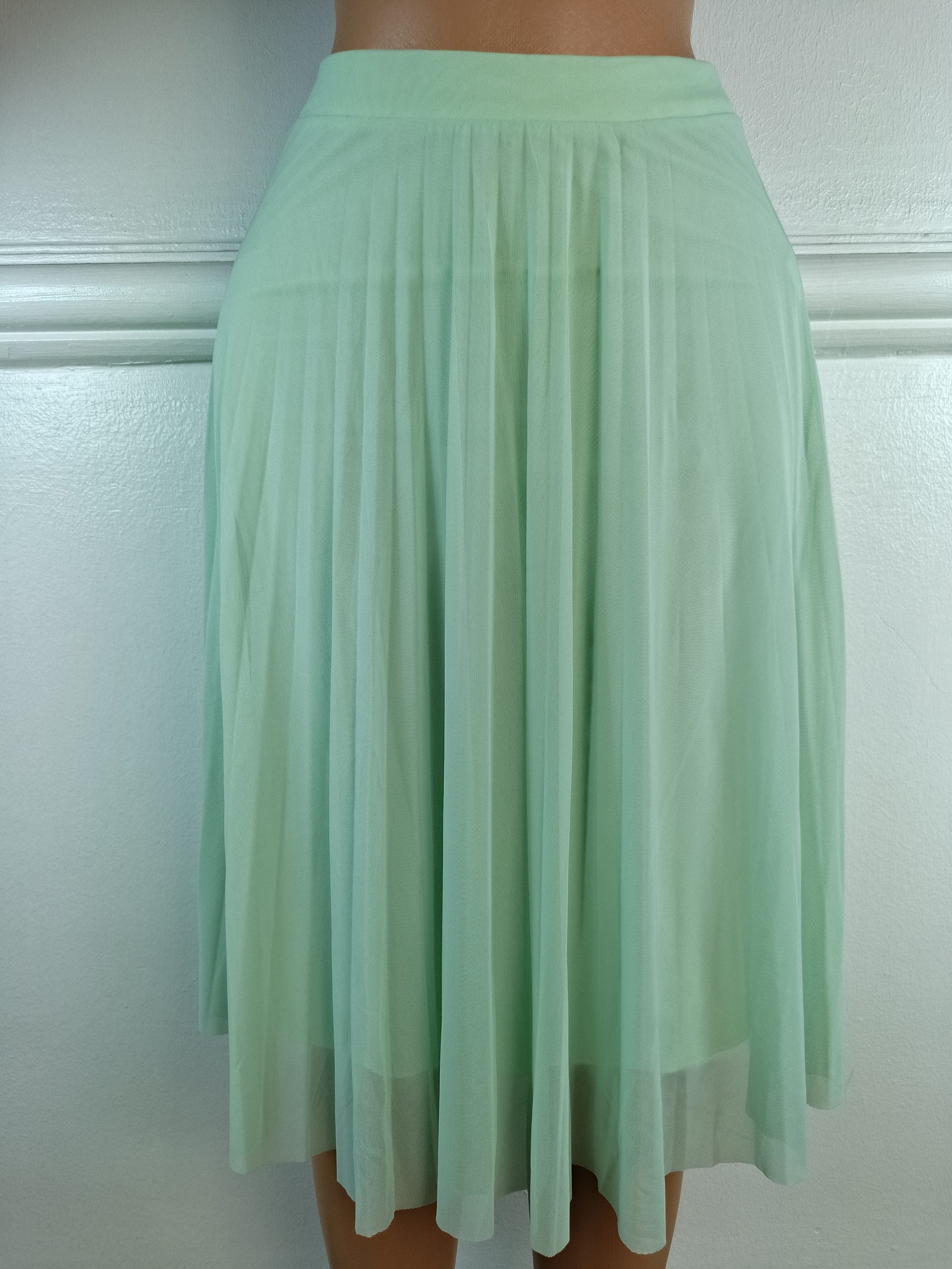 BERSHKA UK 6, L-27 INCHES image 0