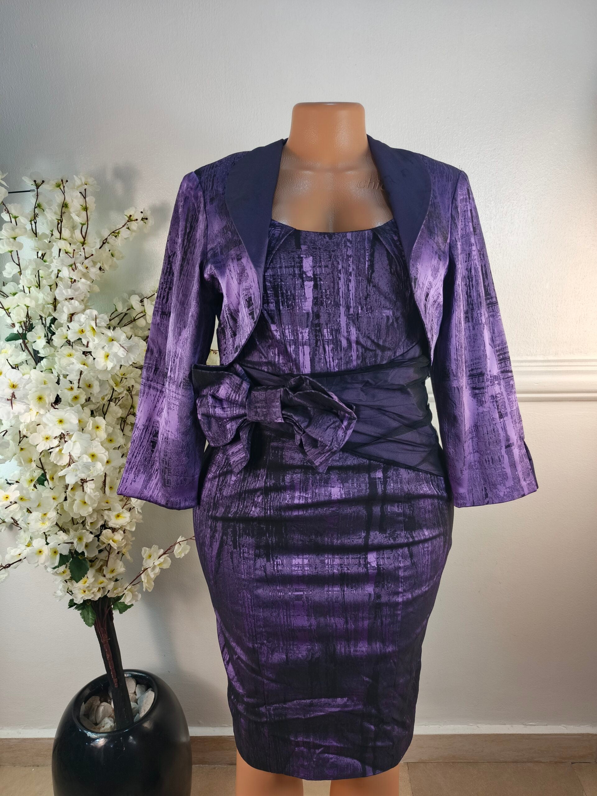 GOLD UK SIZE 10 [LENGHT 37 INCHES,TWO PIECE, PURPLE] image 0