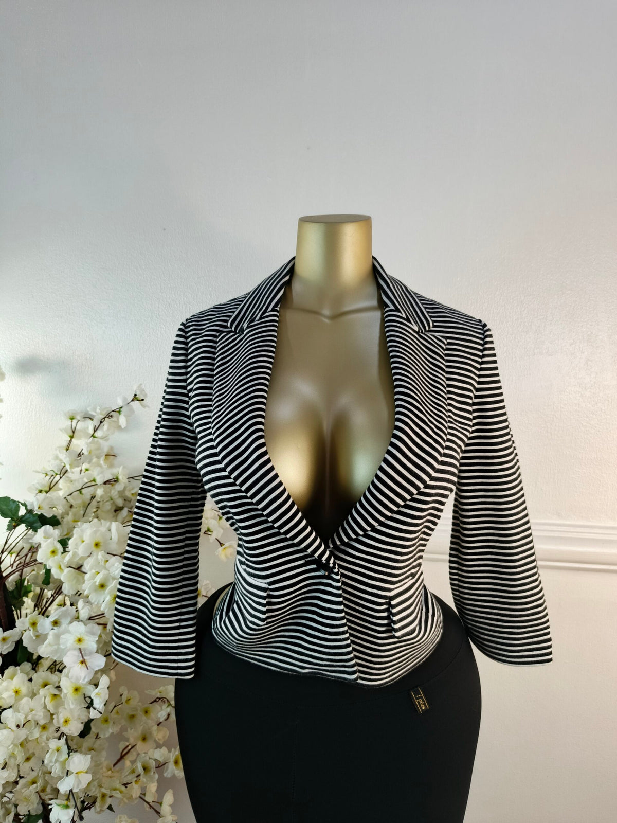 MAXAZRIA UK SIZE 8 [LENGTH 20 INCHES, BLACK &amp; WHITE] image 0