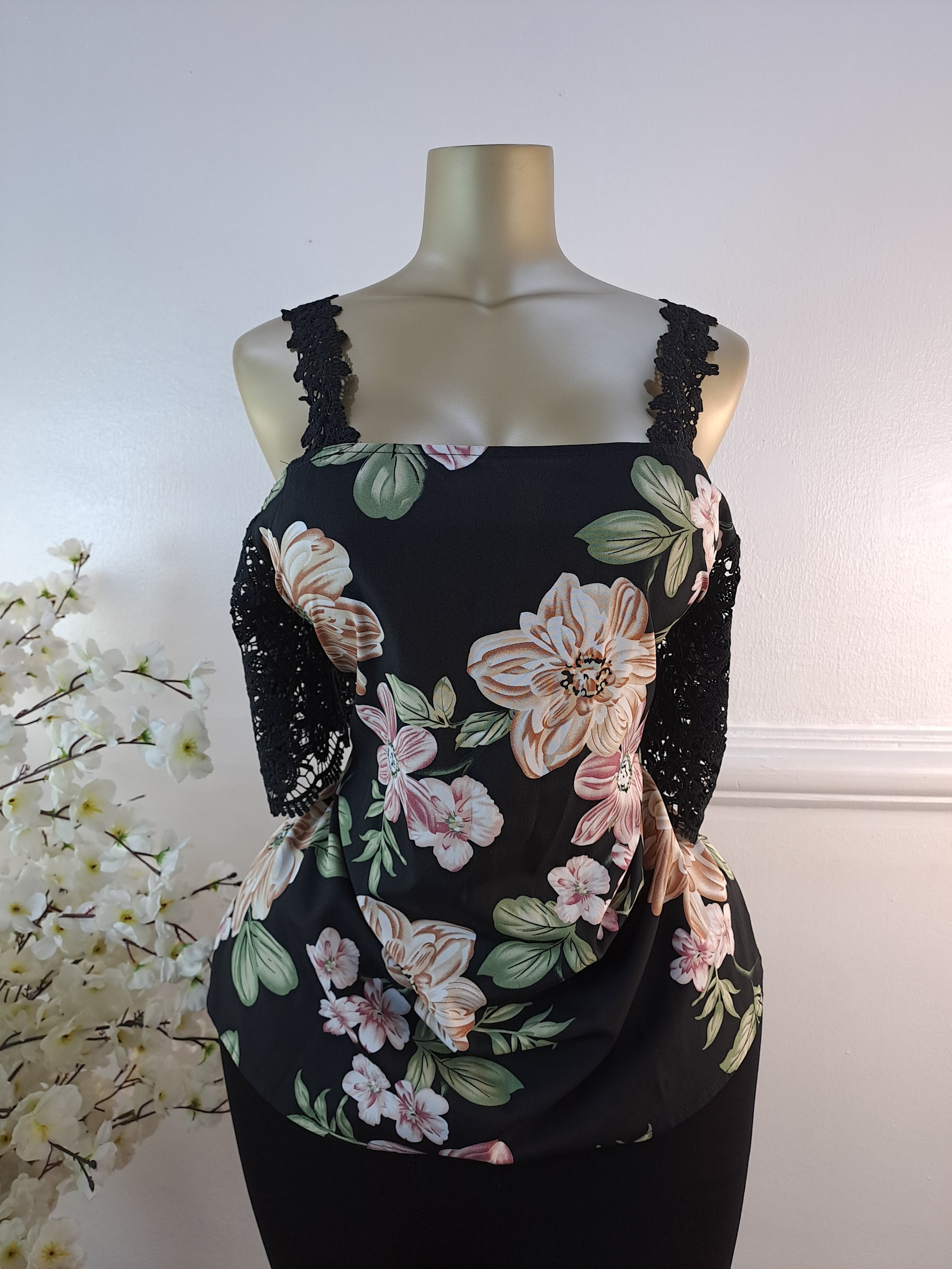 TOP UK SIZE 16