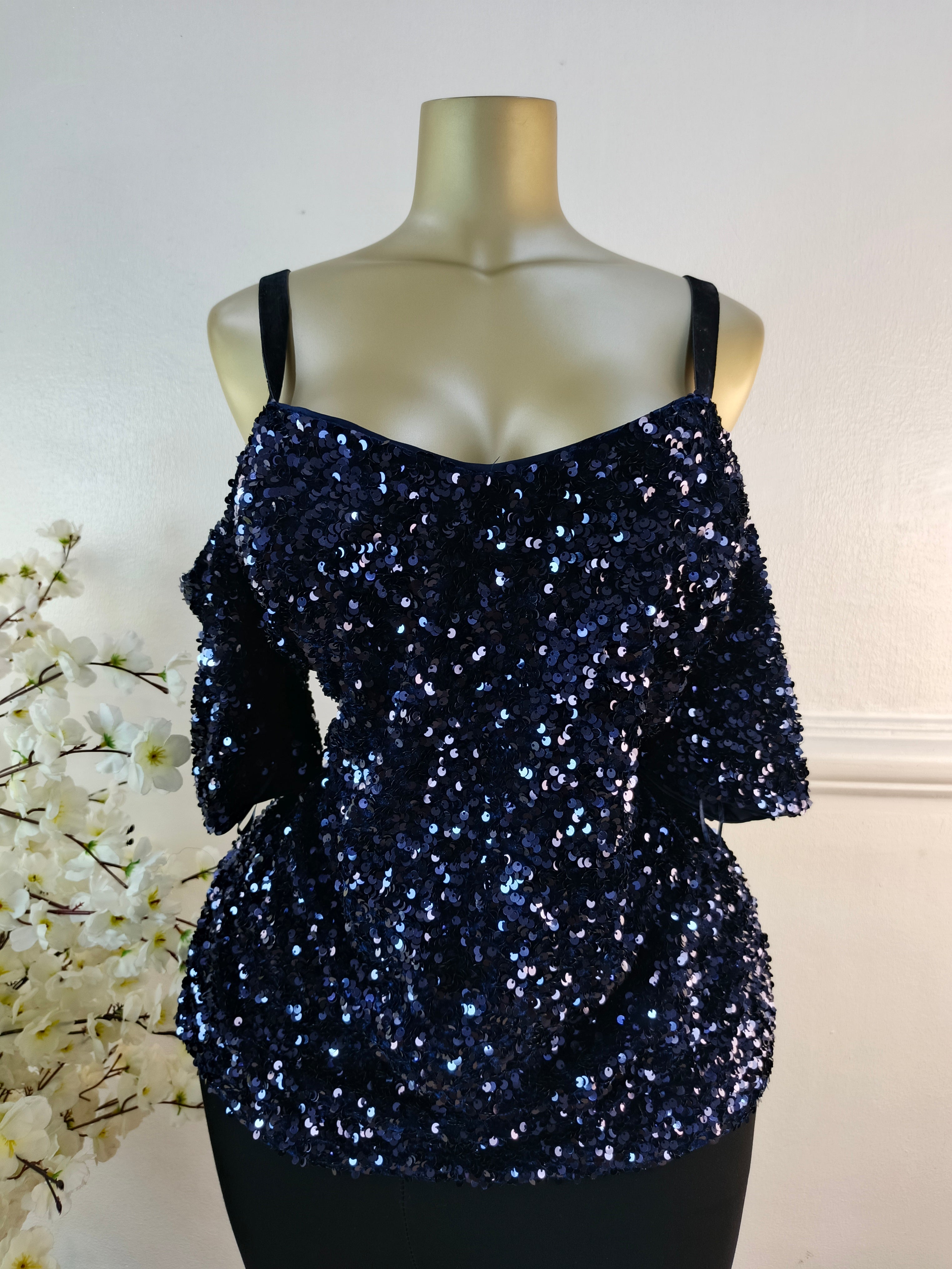 V COLLECTION UK SIZE 16