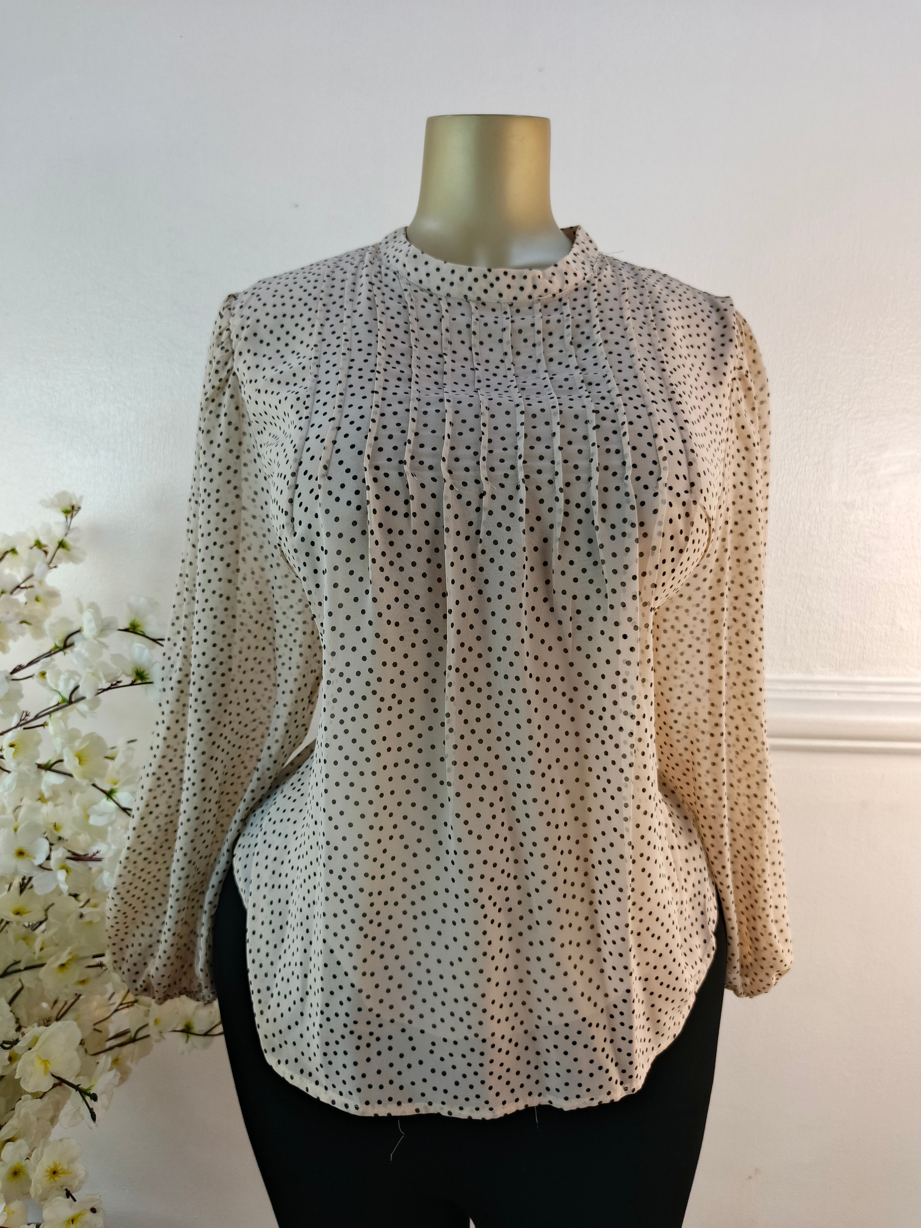 DUNNES UK SIZE 16