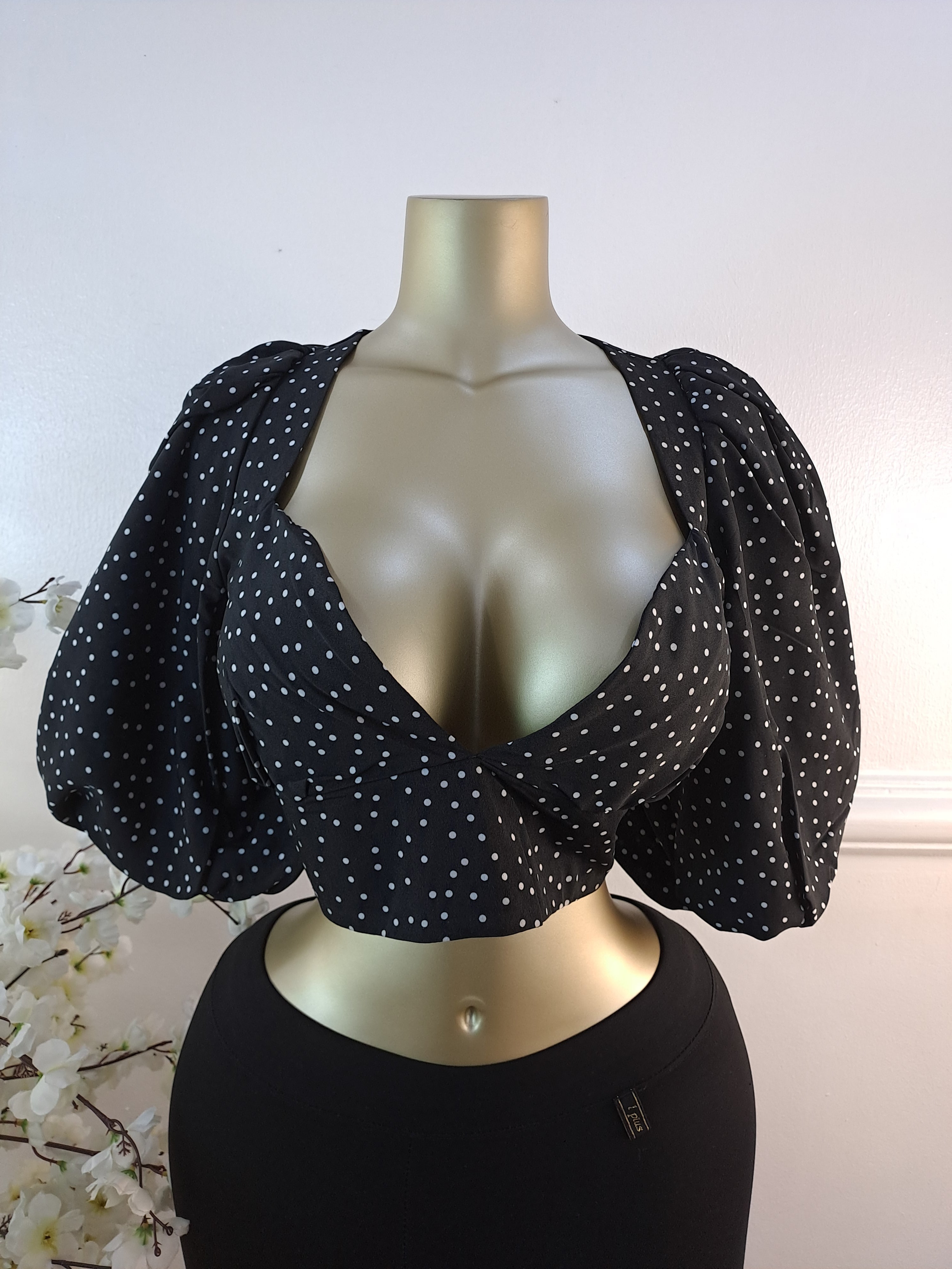 PRETTYLITTLETHING UK SIZE 16