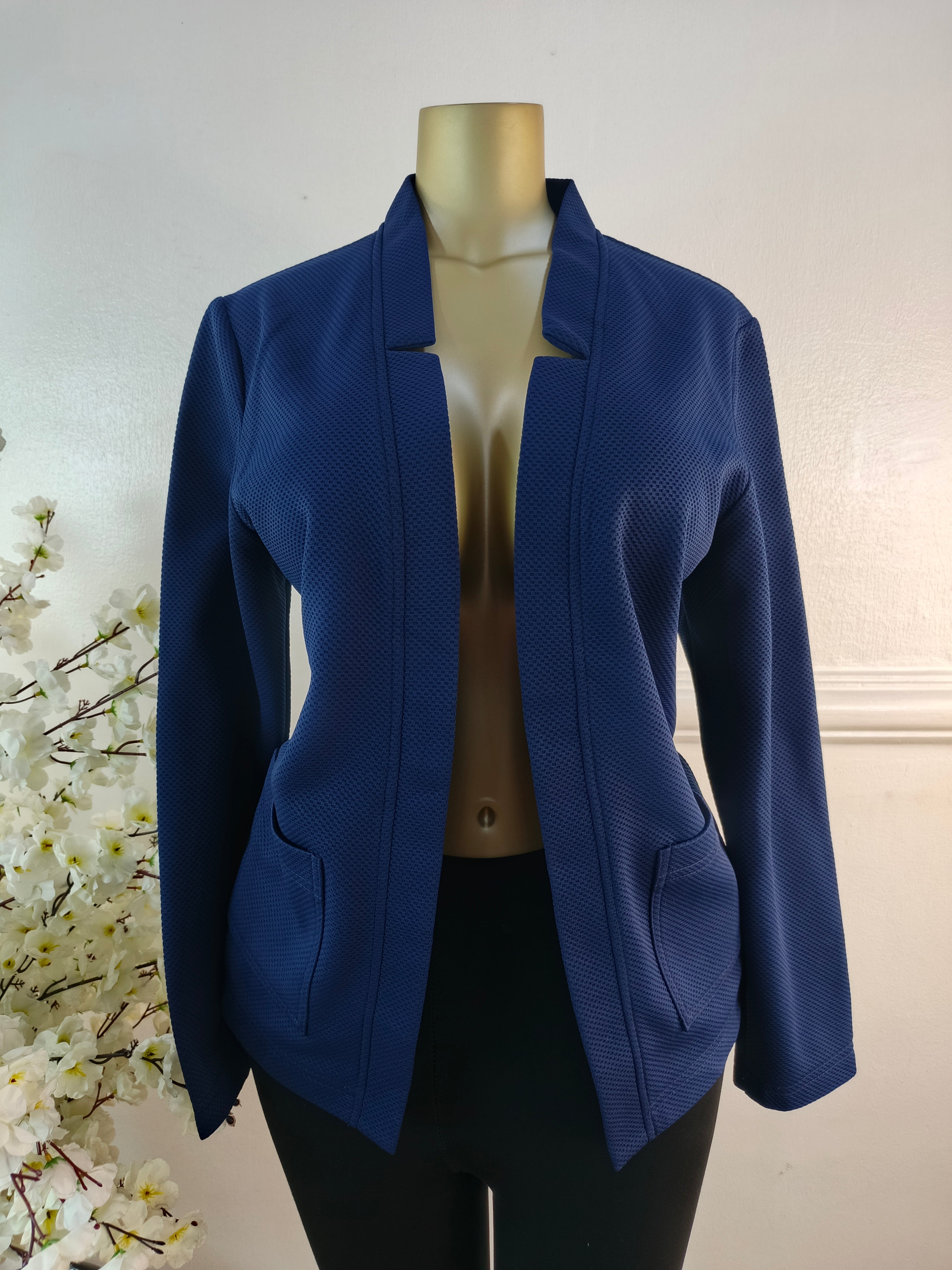 DAMART UK SIZE 16 [LENGTH 27 INCHES]