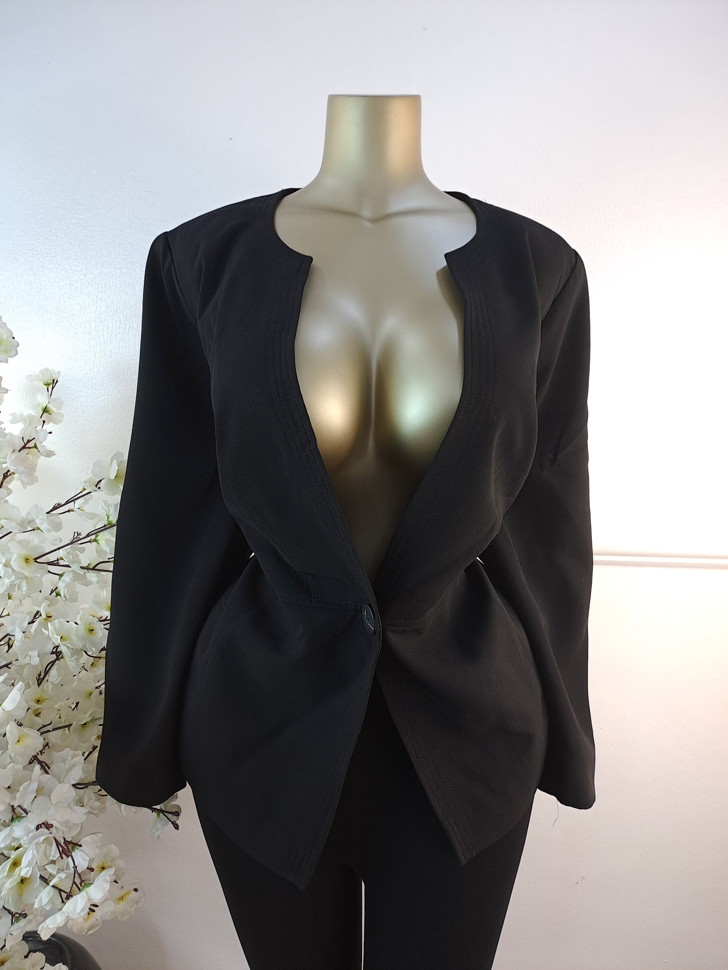 ANN HARVEY UK SIZE 22 [LENGTH 28 INCHES]