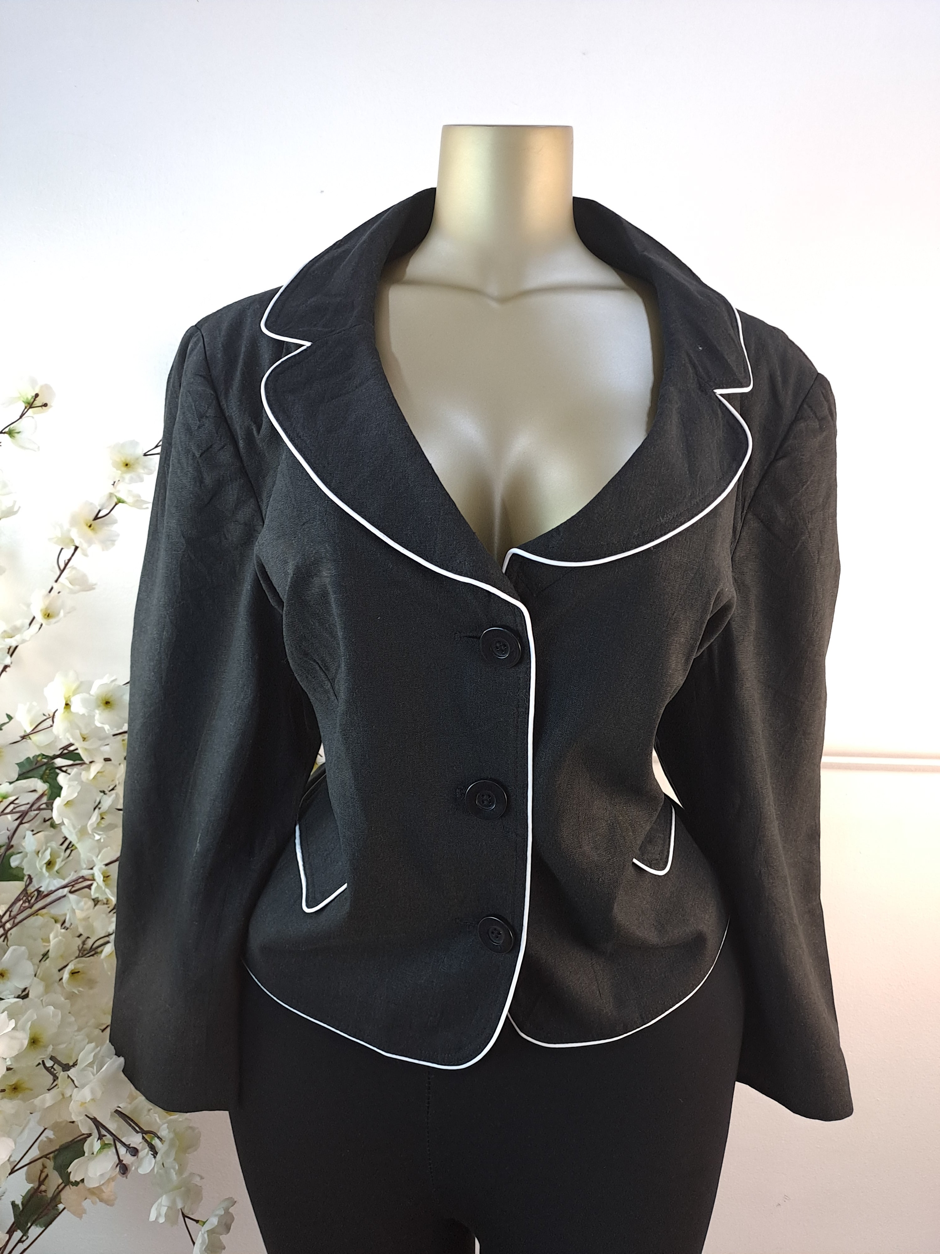 AUTONOMY UK SIZE 22 [LENGTH 24 INCHES]
