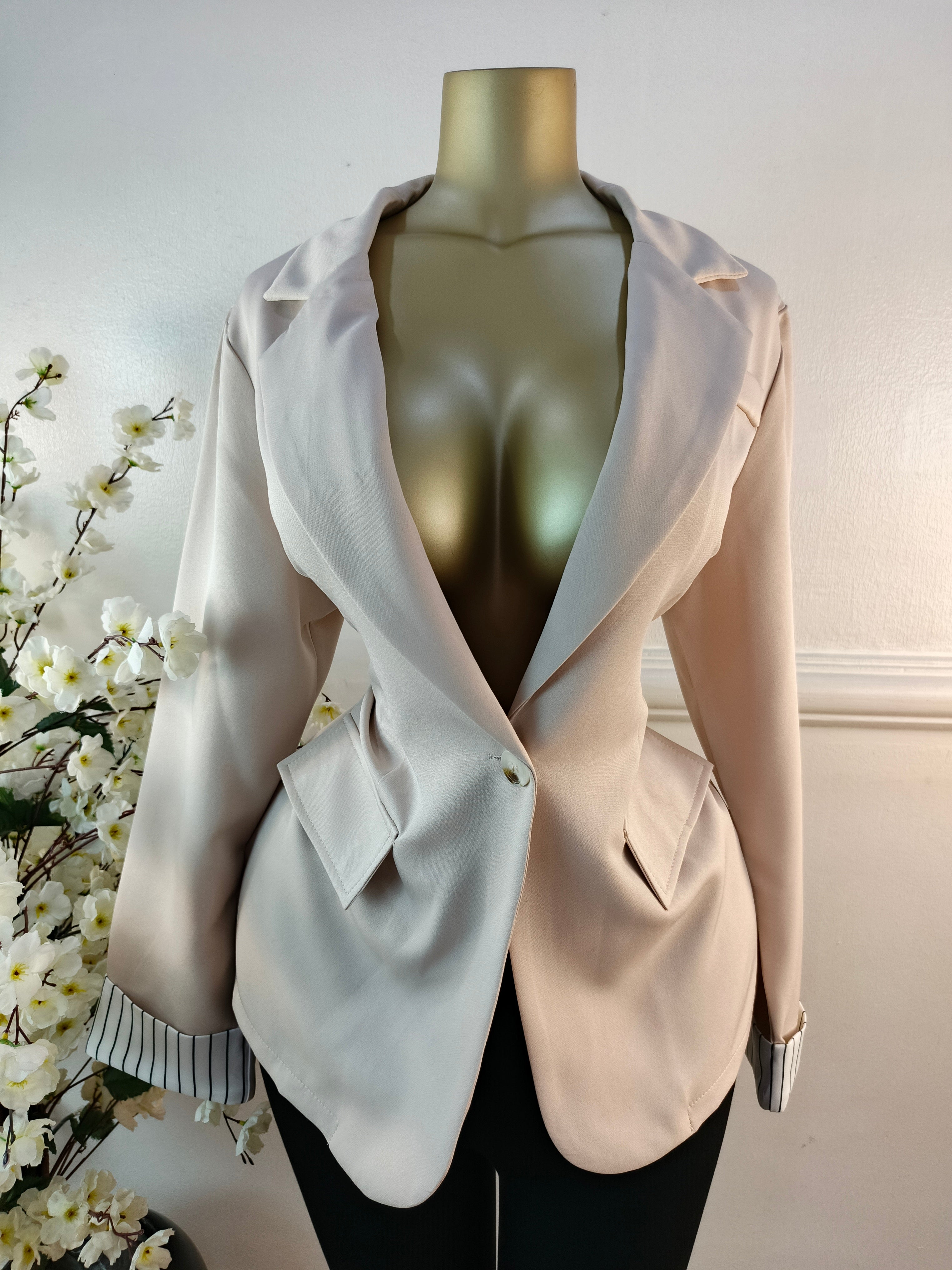 BLAZER UK SIZE 16 [LENGTH 28 INCHES]