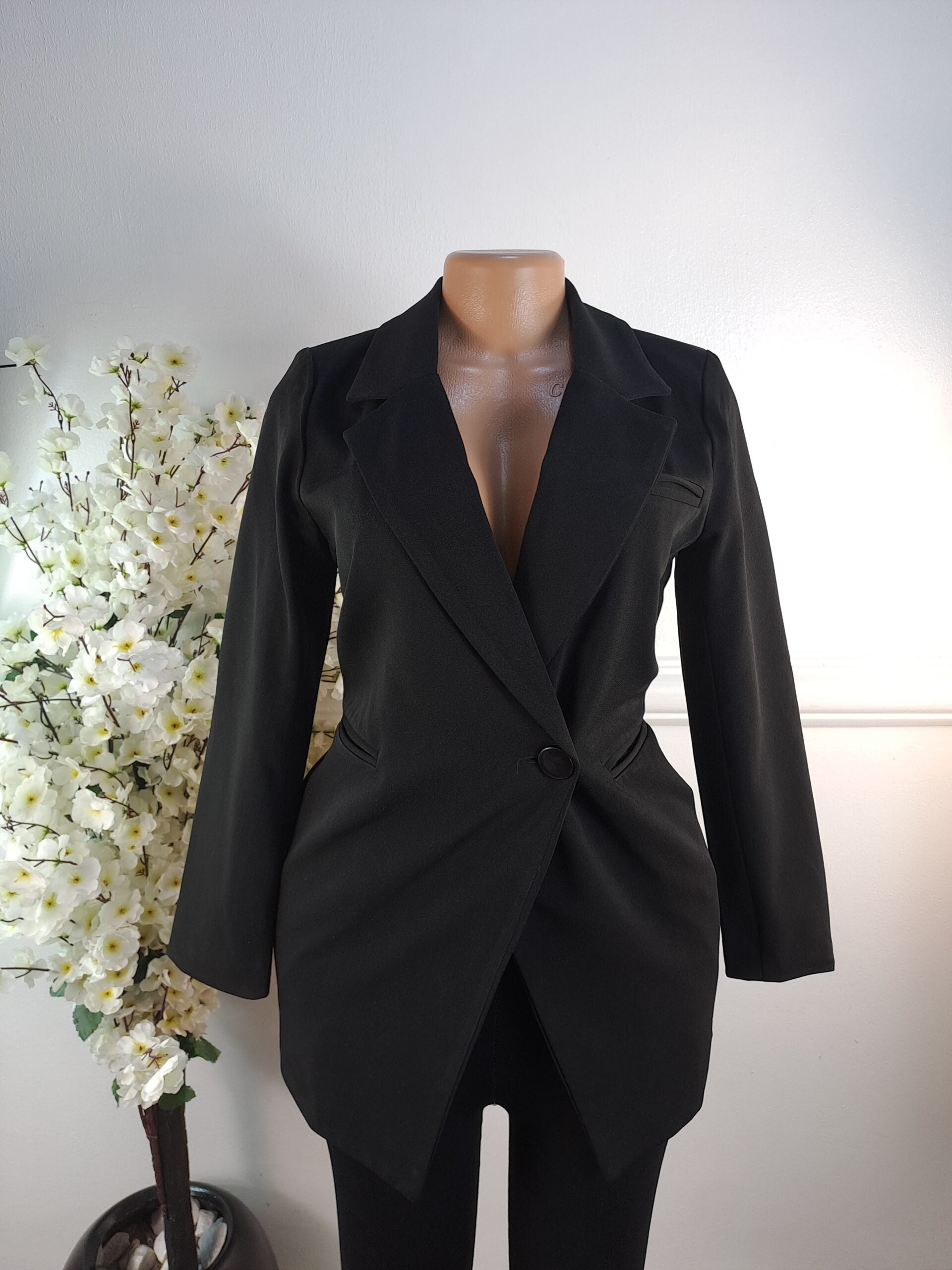 BLAZER UK SIZE 8 [LENGTH 30 INCHES, BLACK] image 0