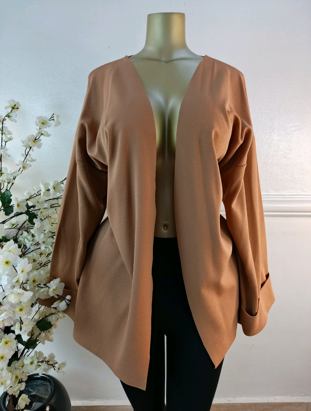 PRETTYLITTLETHING UK SIZE 14 [LENGTH 34 INCHES]