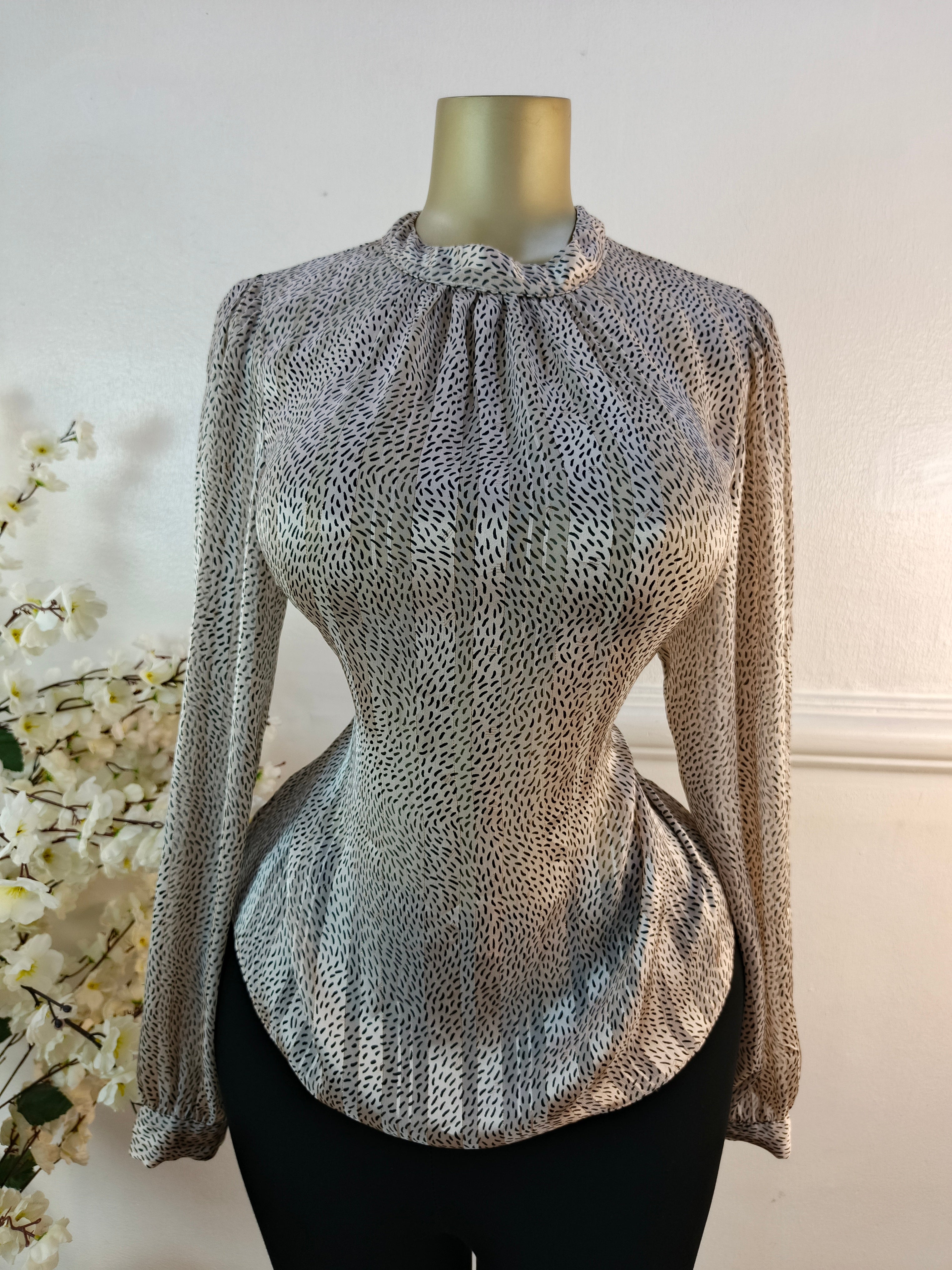 TOP UK SIZE 18