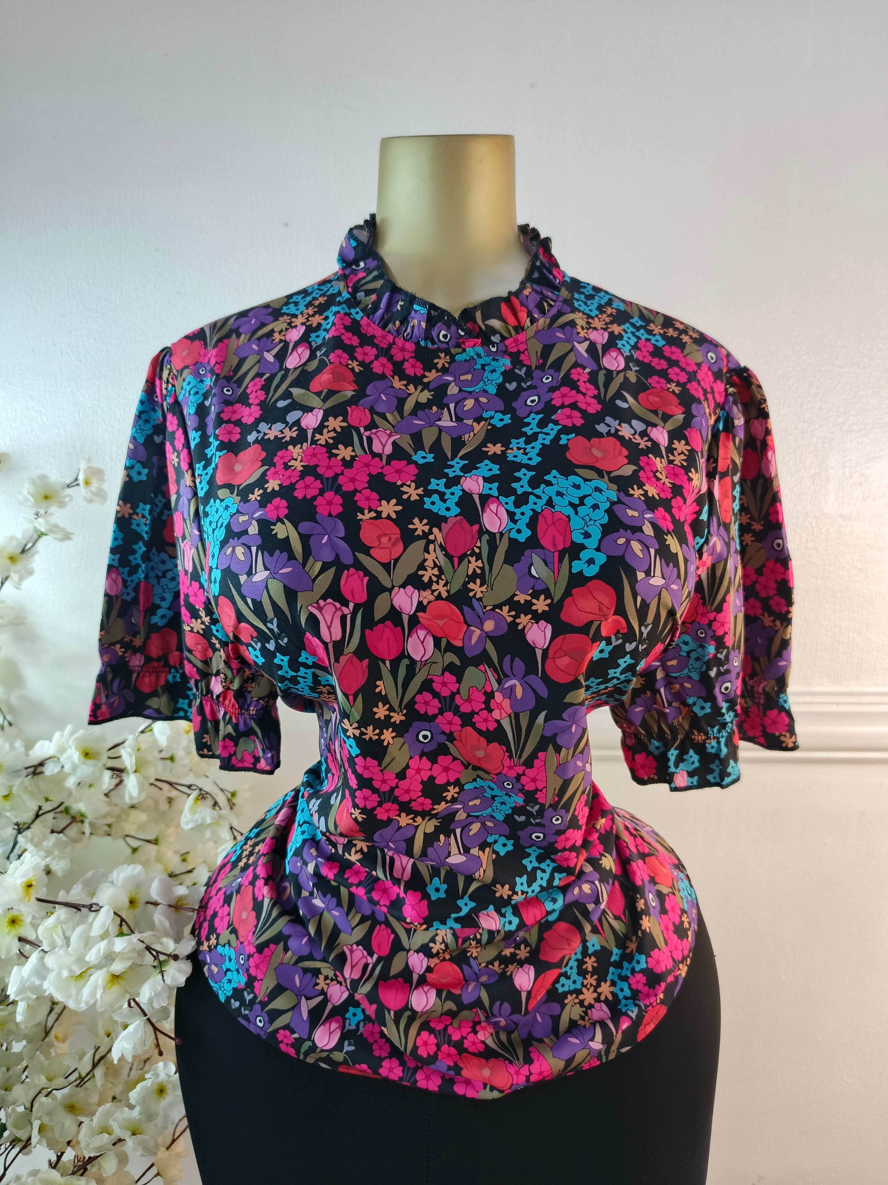 TOP UK SIZE 18