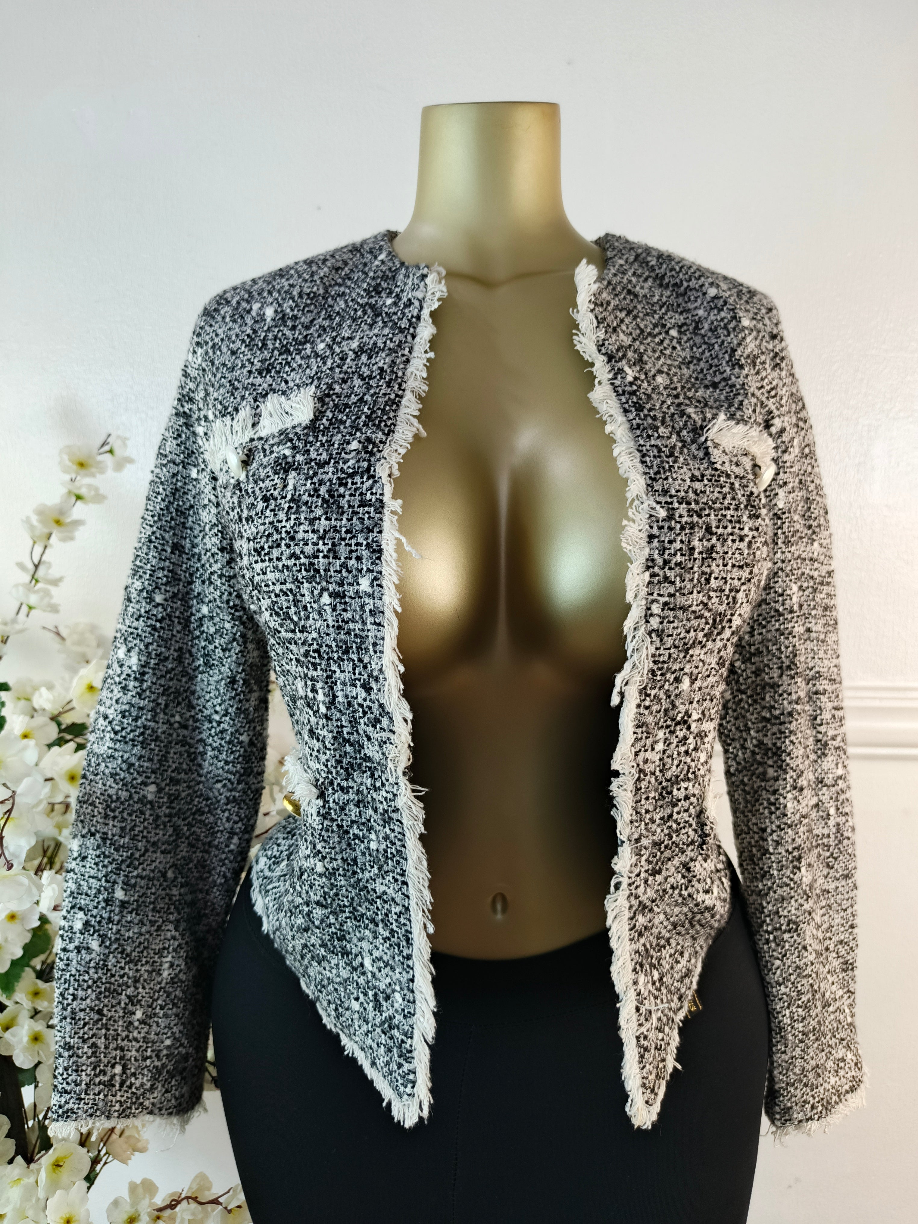 V COLLECTION UK SIZE 8 [LENGTH 22 INCHES]