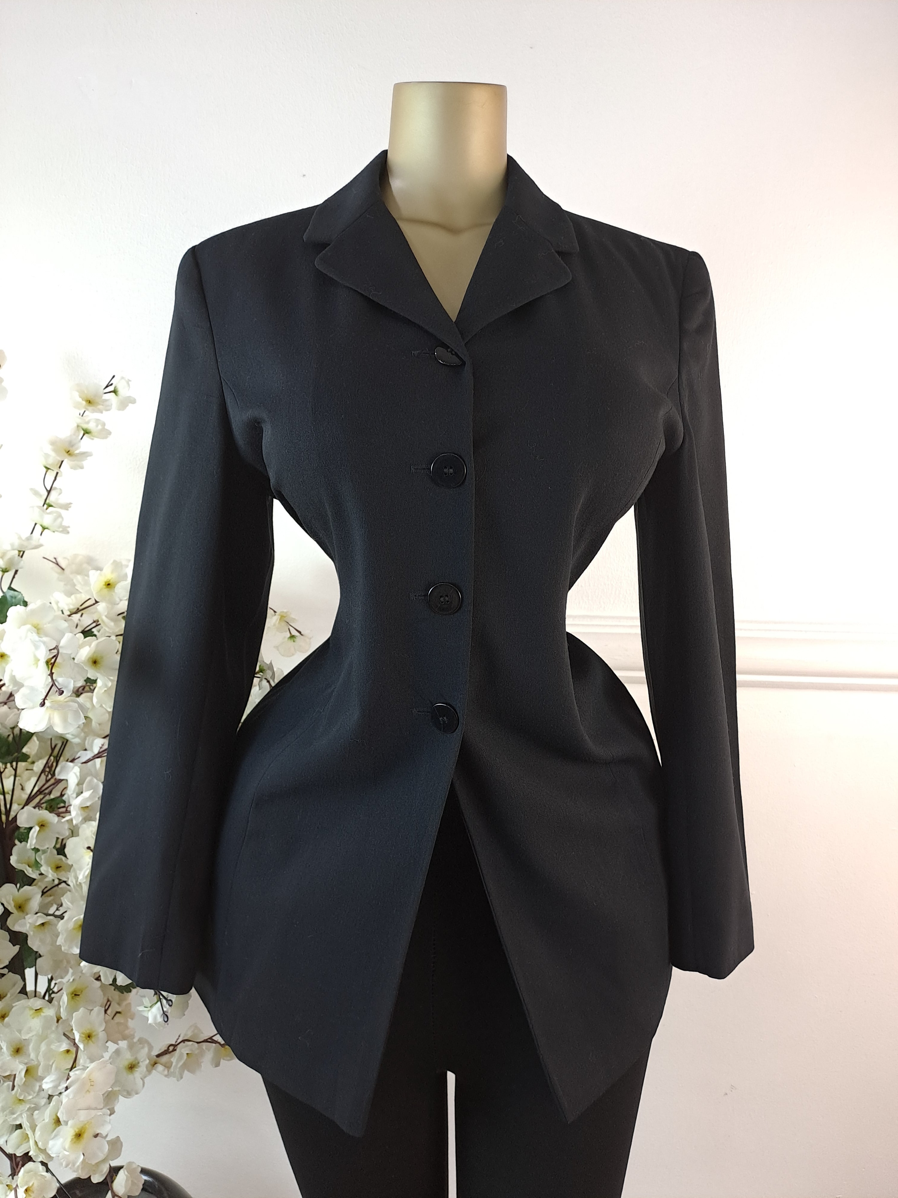 BLAZER UK SIZE 12 [LENGTH 32 INCHES]