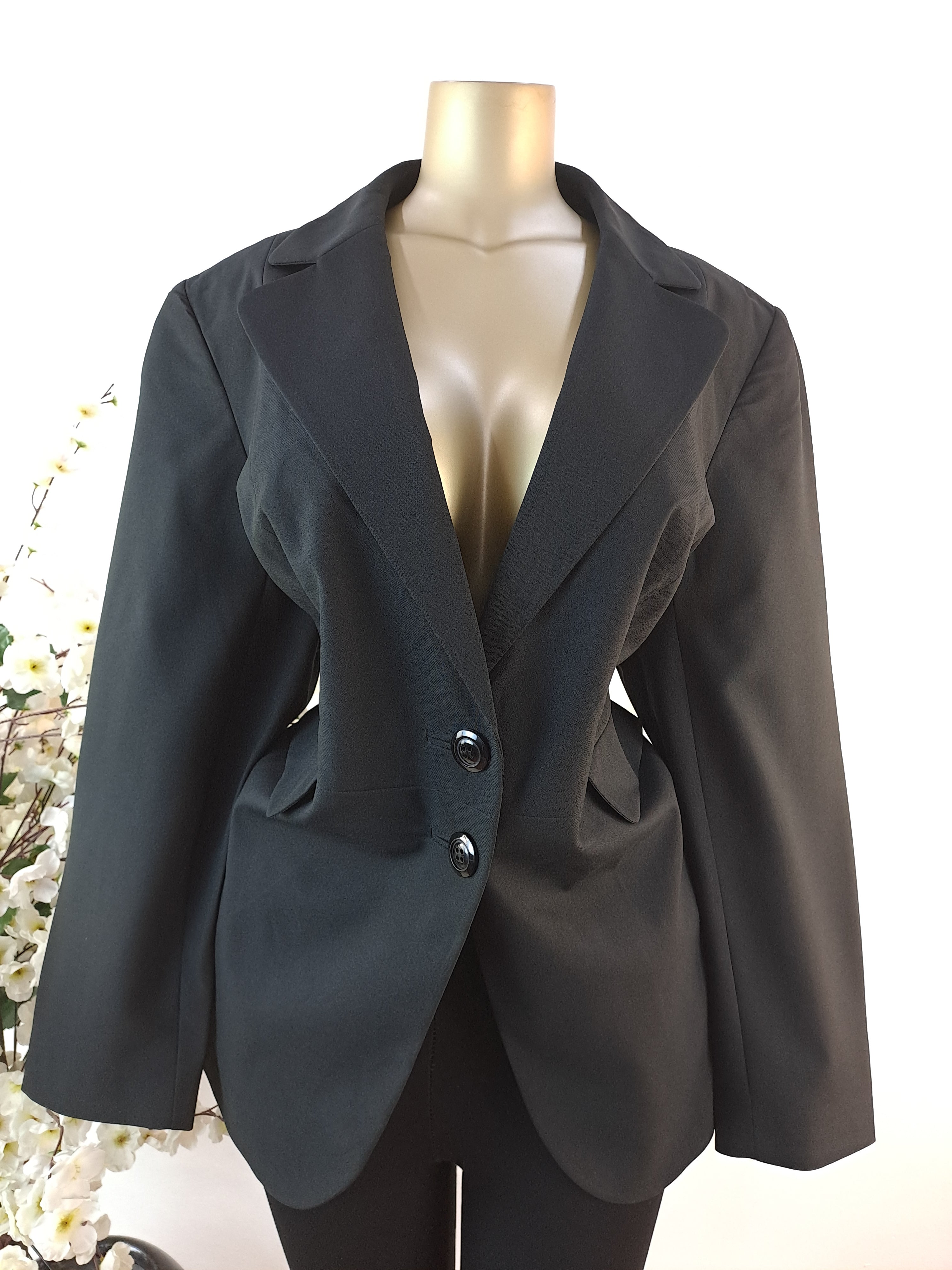 E COLLECTION UK SIZE 24 [LENGTH 33 INCHES]