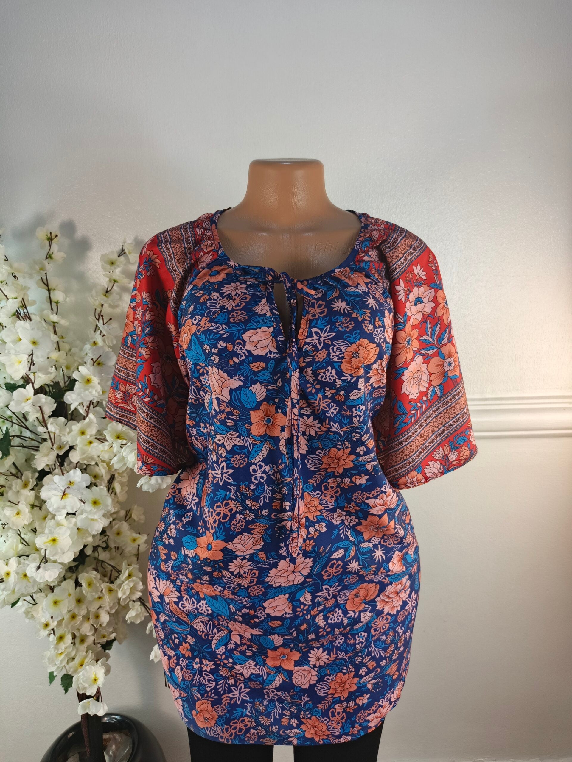 TOP UK SIZE 26 image 0