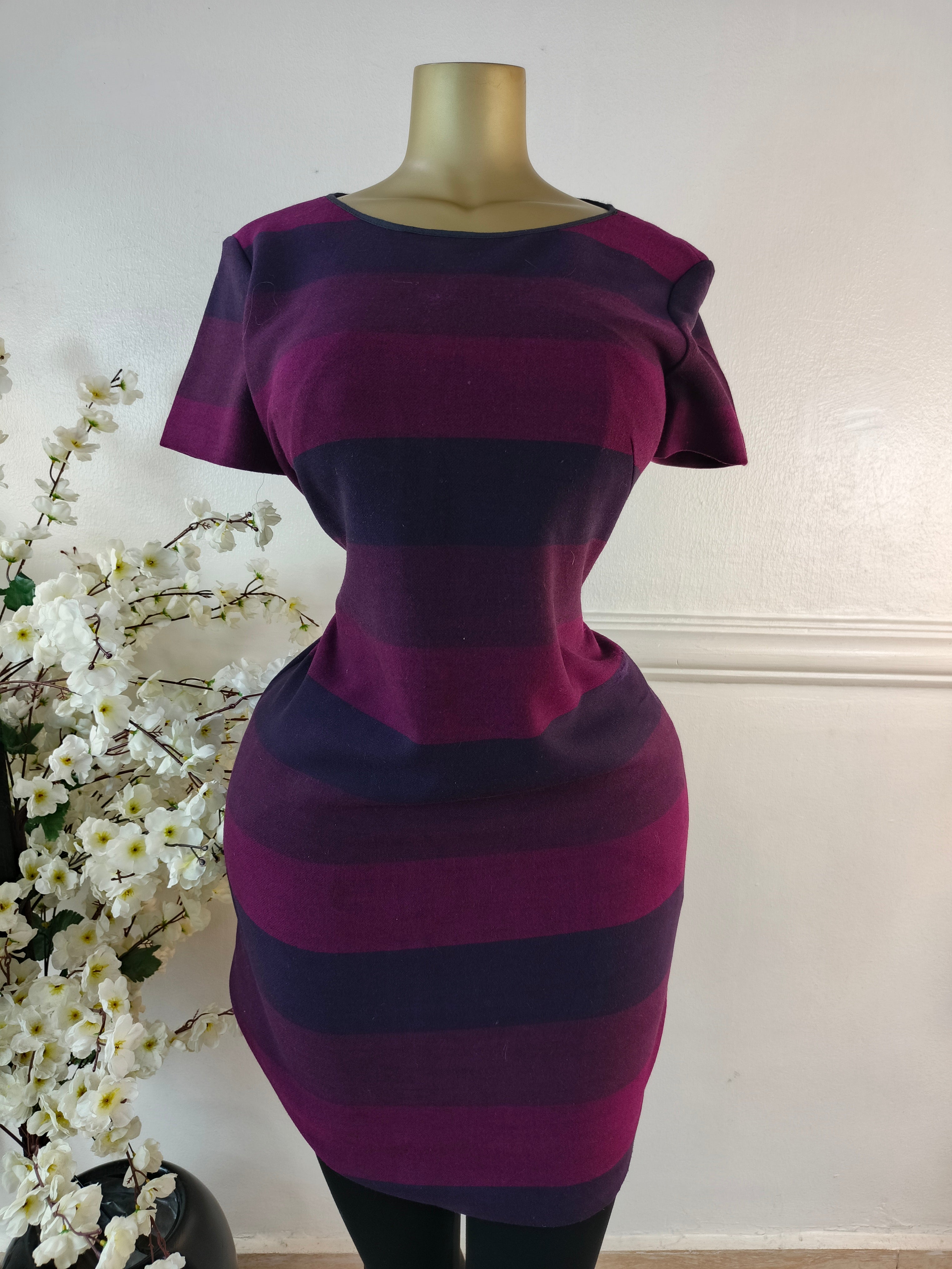TAHARI UK SIZE 8 [LENGTH 38 INCHES]