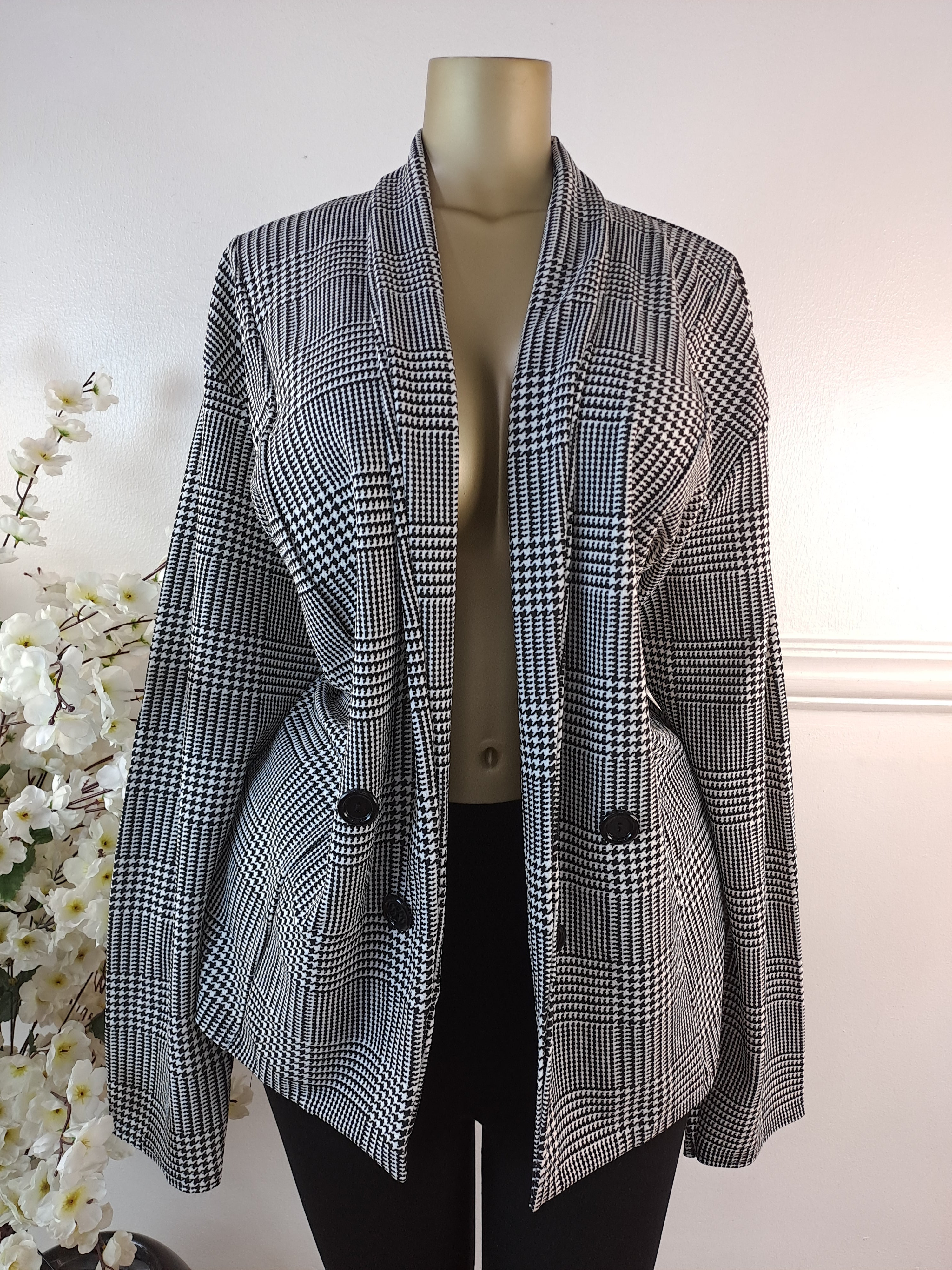 BOOHOO UK SIZE 18 [LENGTH 31 INCHES]
