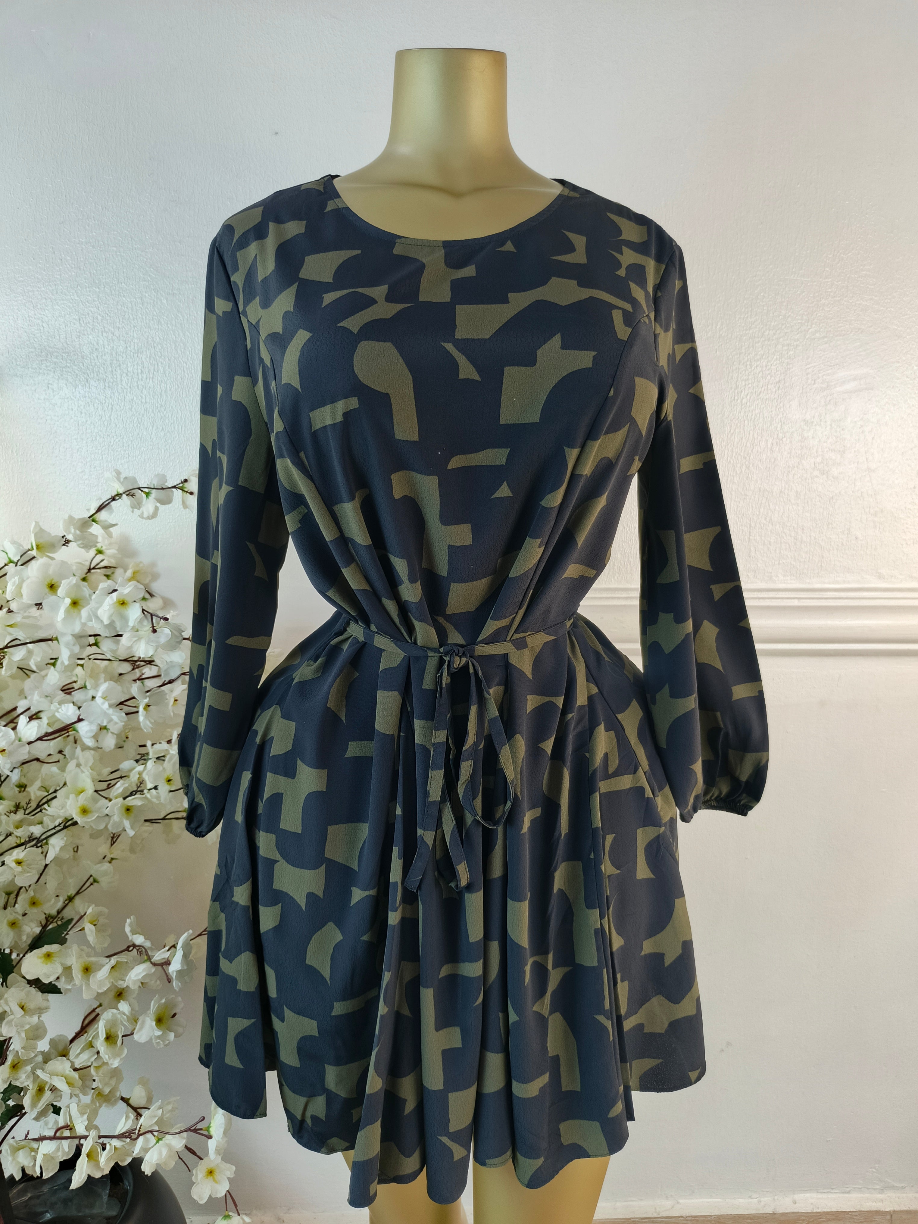 RIVER ISLAND UK SIZE 14