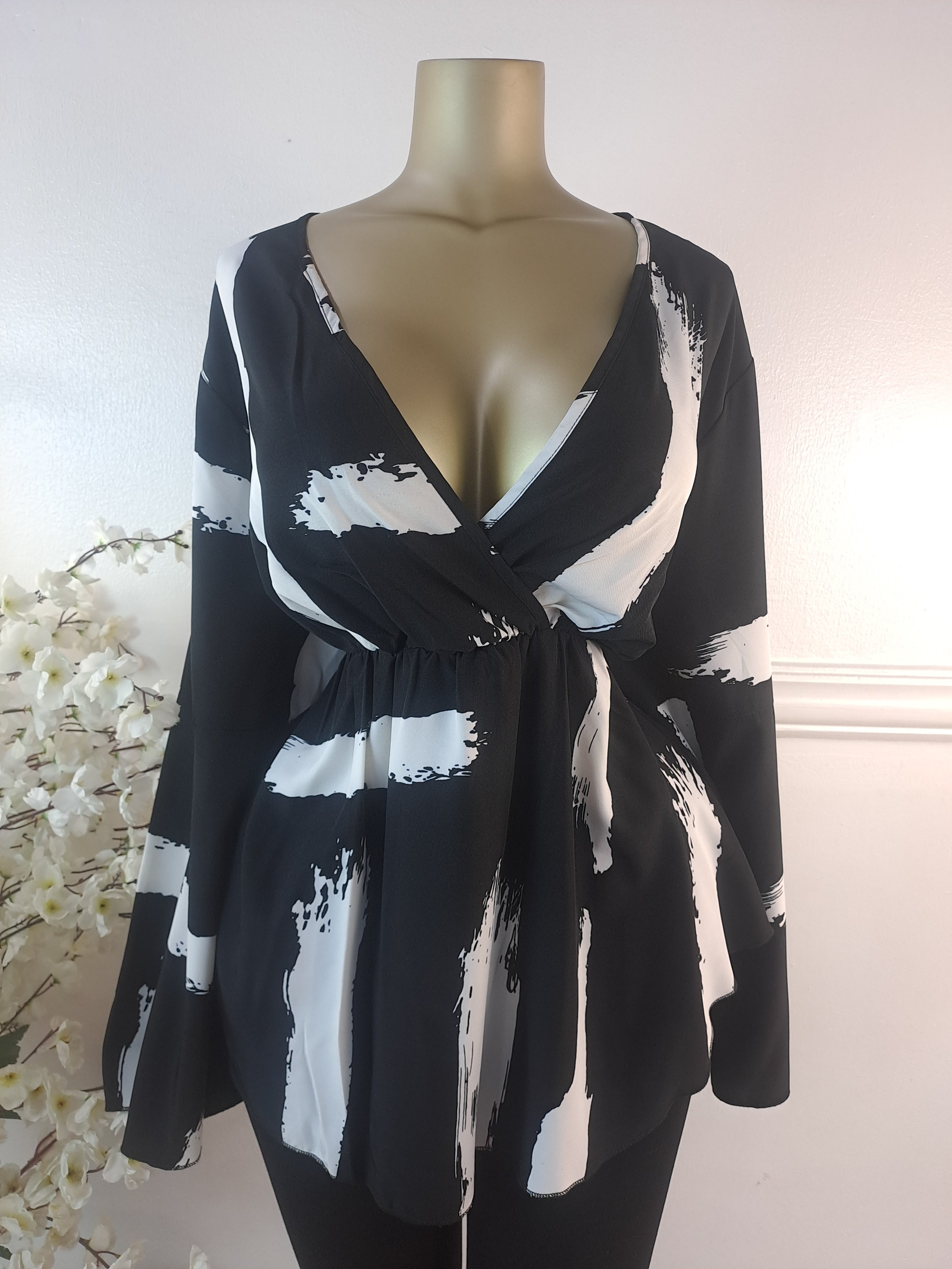 TOP UK SIZE 24