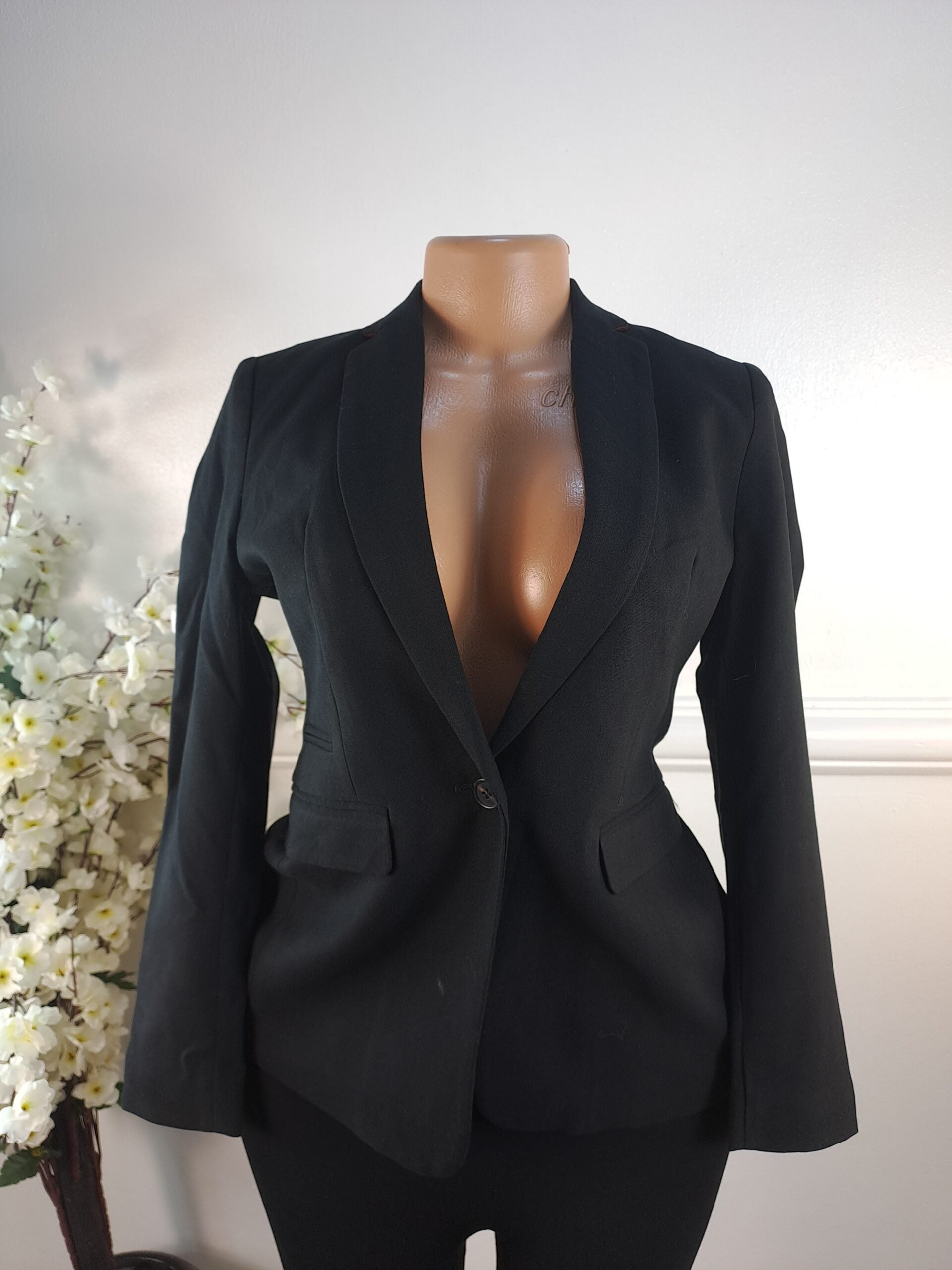 BLAZER UK SIZE 6 [LENGHT 25 INCHES] image 0