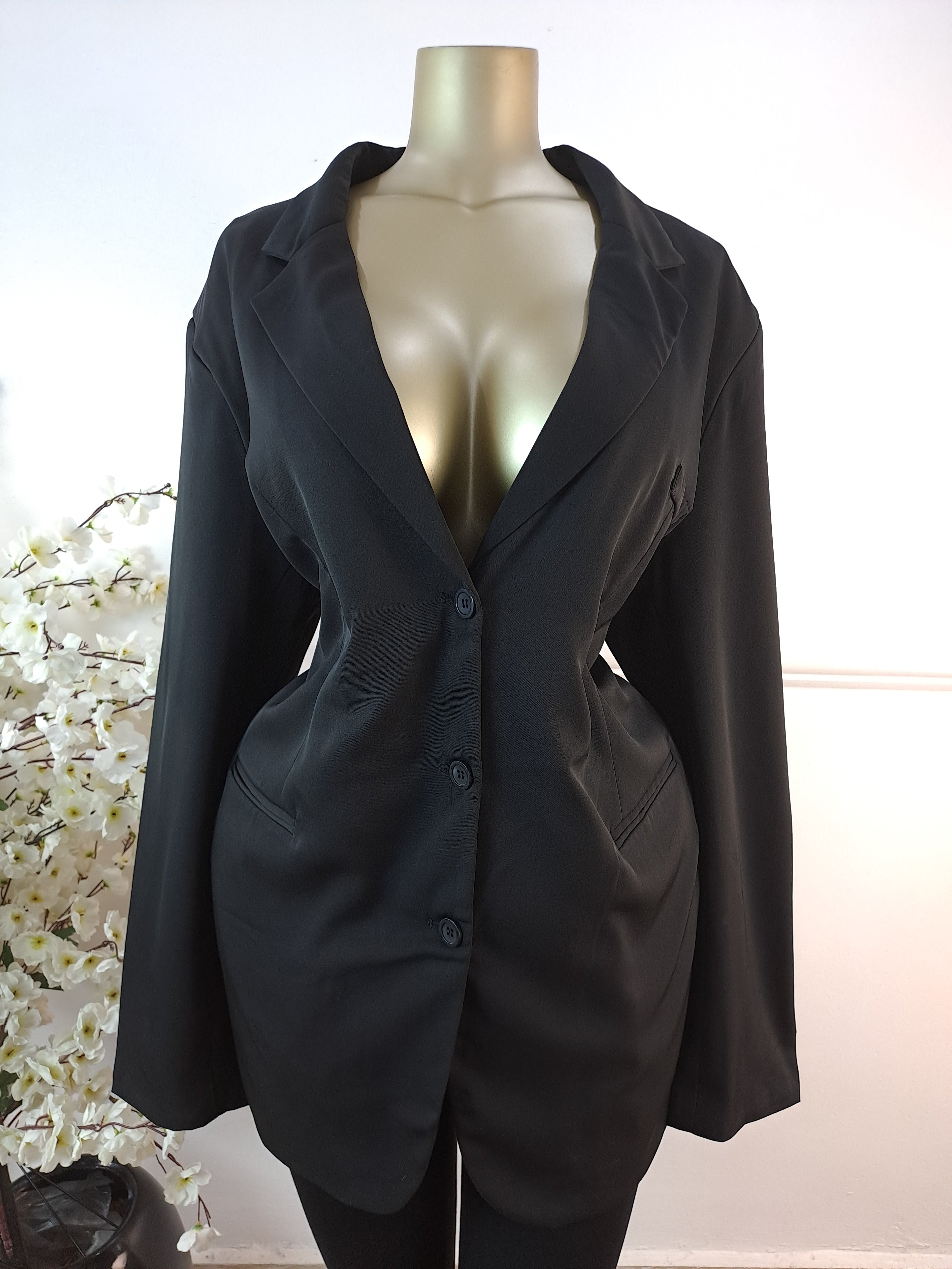 PRETTYLITTLETHING UK SIZE 18 [LENGTH 34 INCHES]