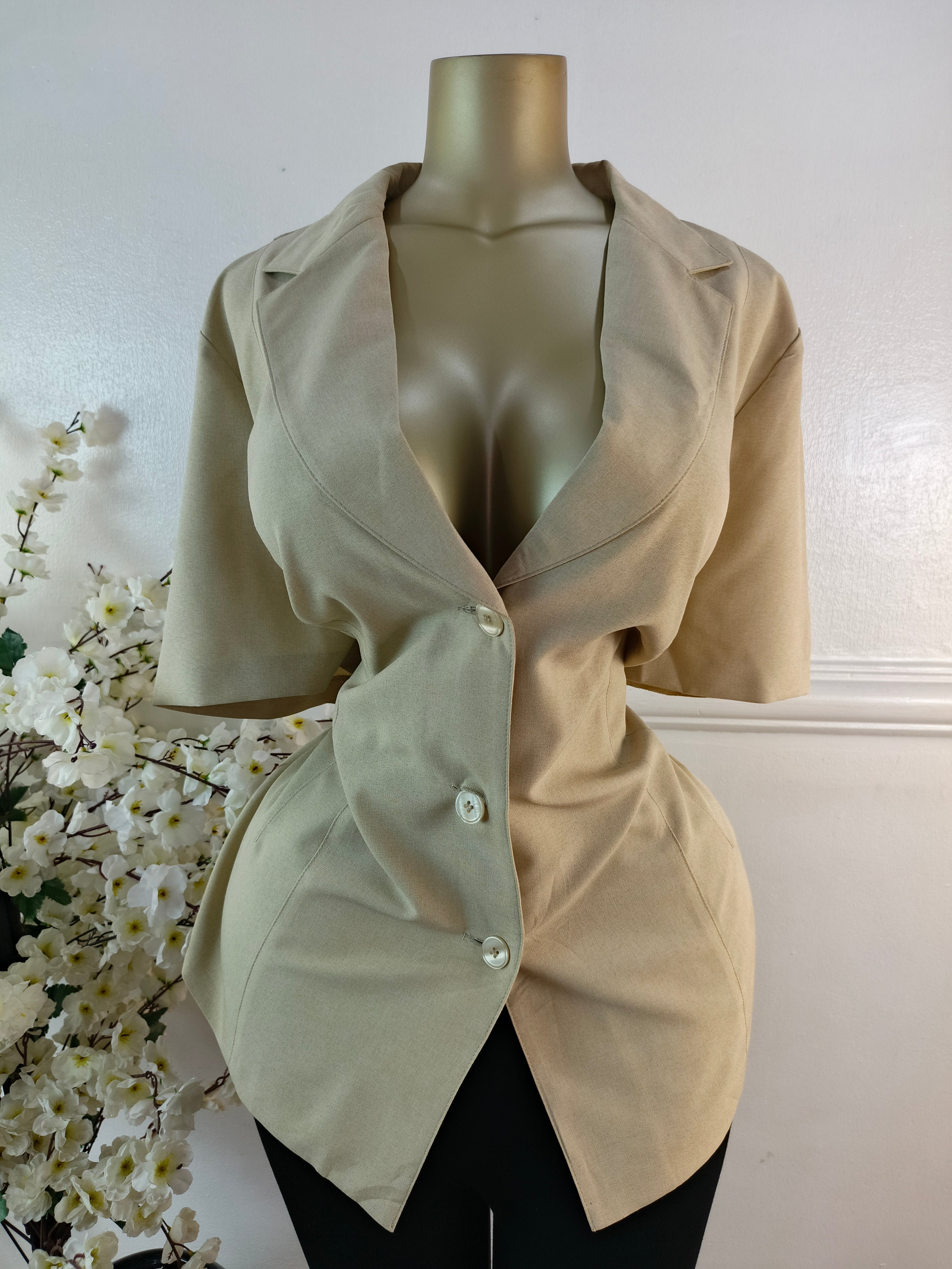 BLAZER UK SIZE 26 [LENGTH 31 INCHES]