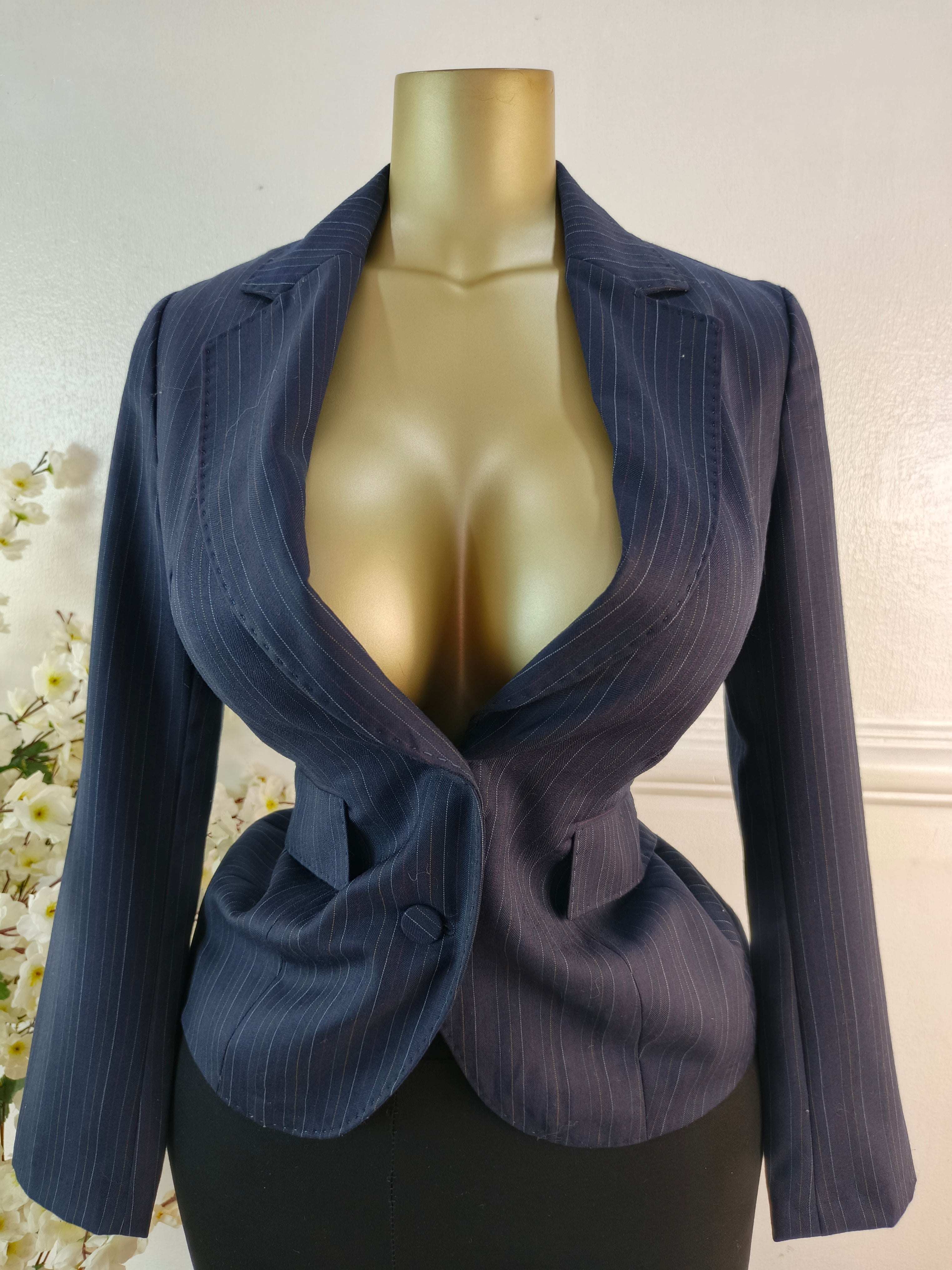TOMMY HILFIGER UK SIZE 6 [LENGTH 26 INCHES]