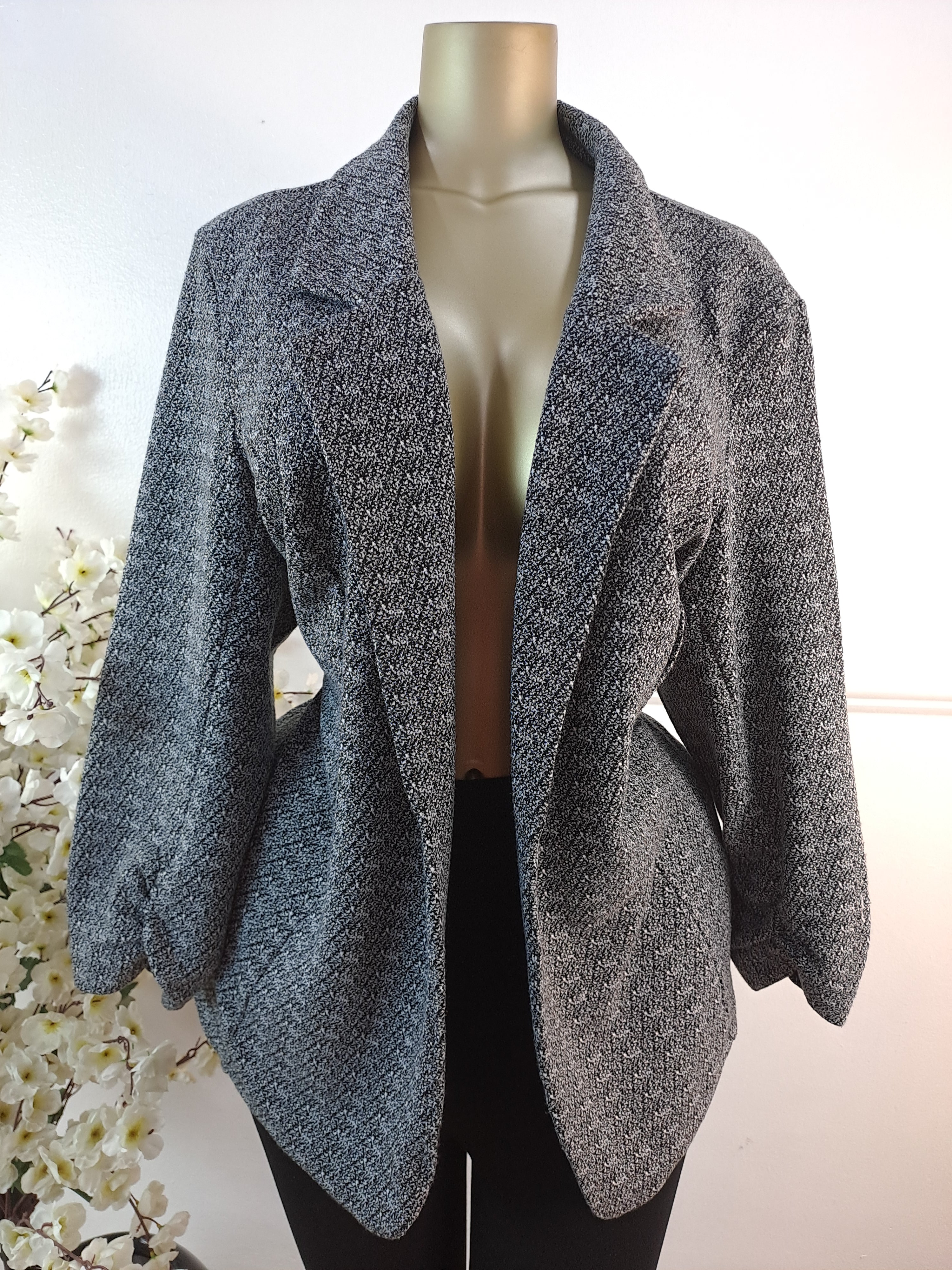 SIMPLY BE UK SIZE 28 [LENGTH 31 INCHES]