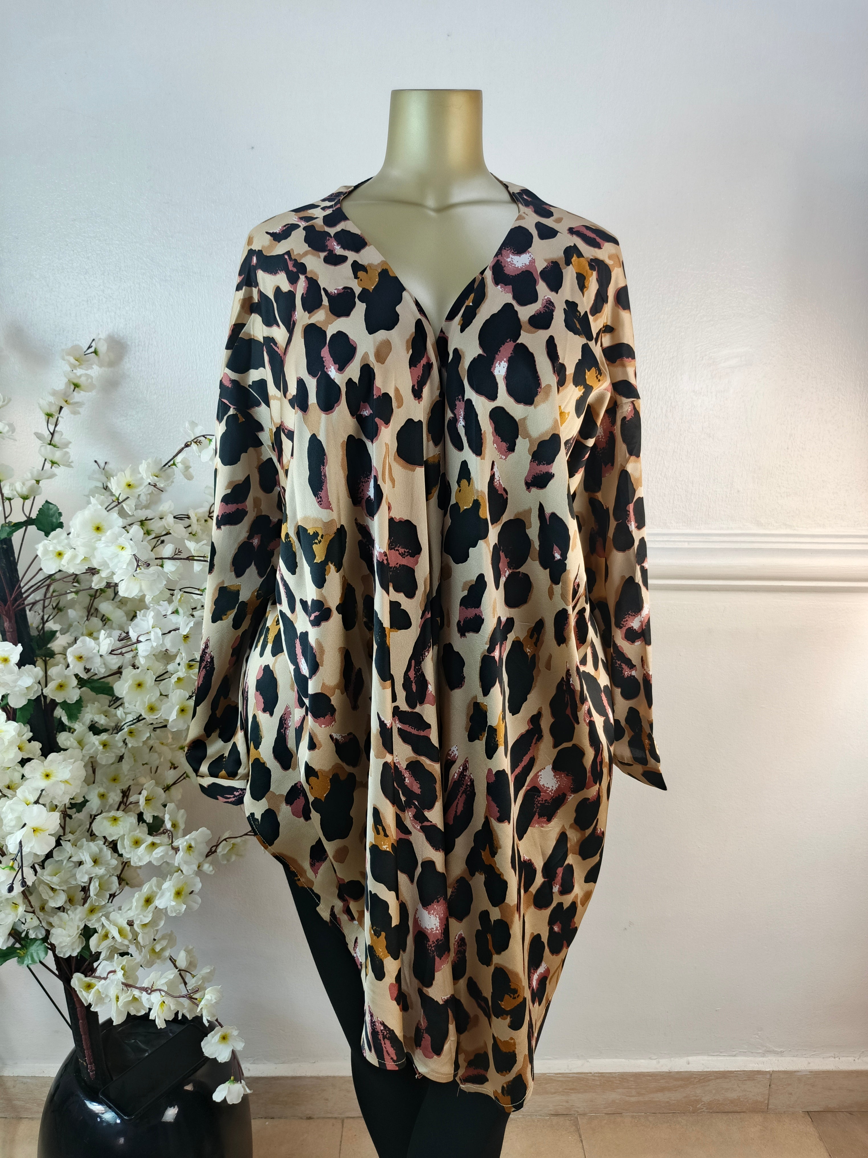 PRETTYLITTLETHING UK SIZE 20