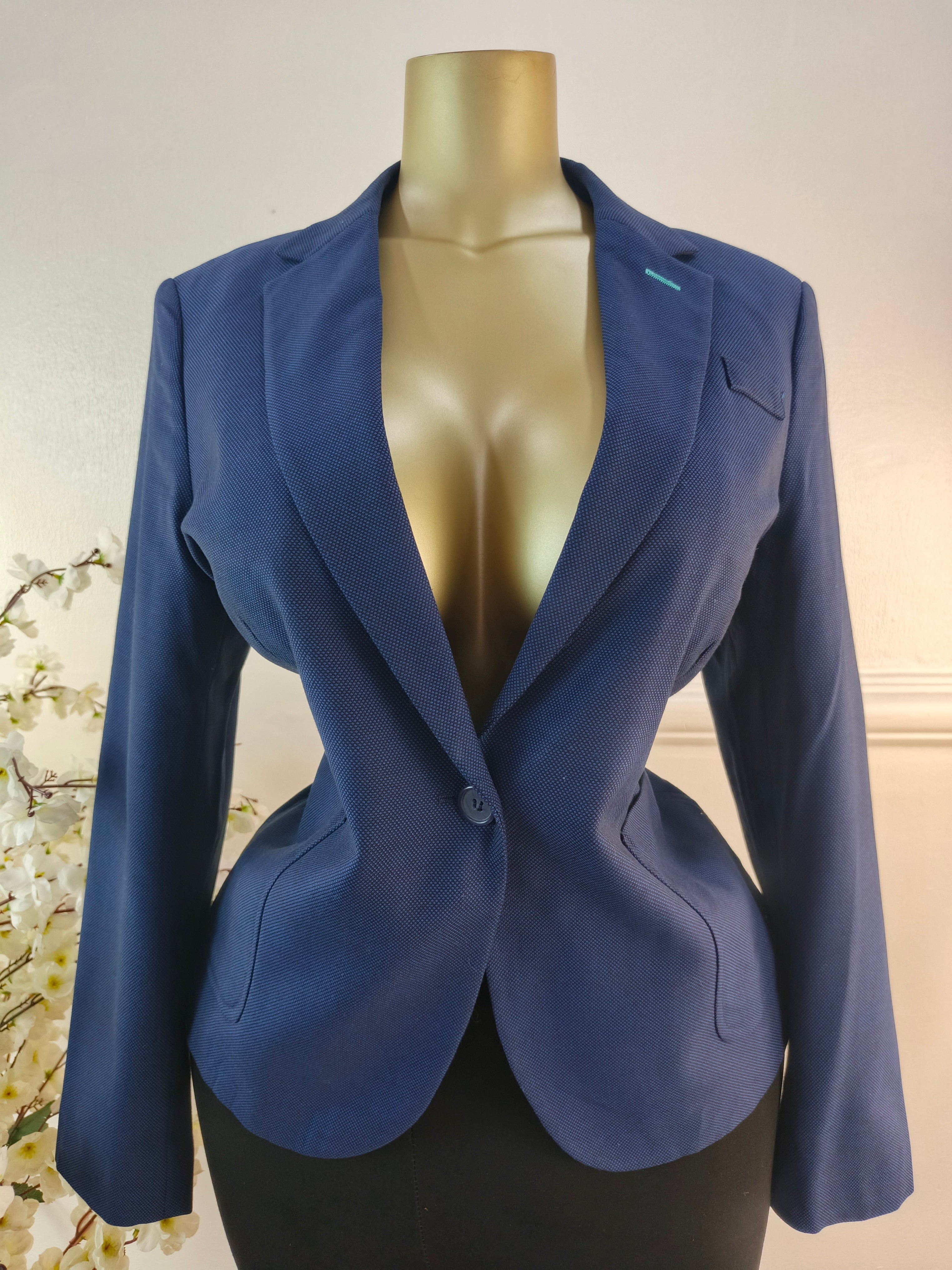 DIMENSIONS UK SIZE 14 [LENGTH 27 INCHES]