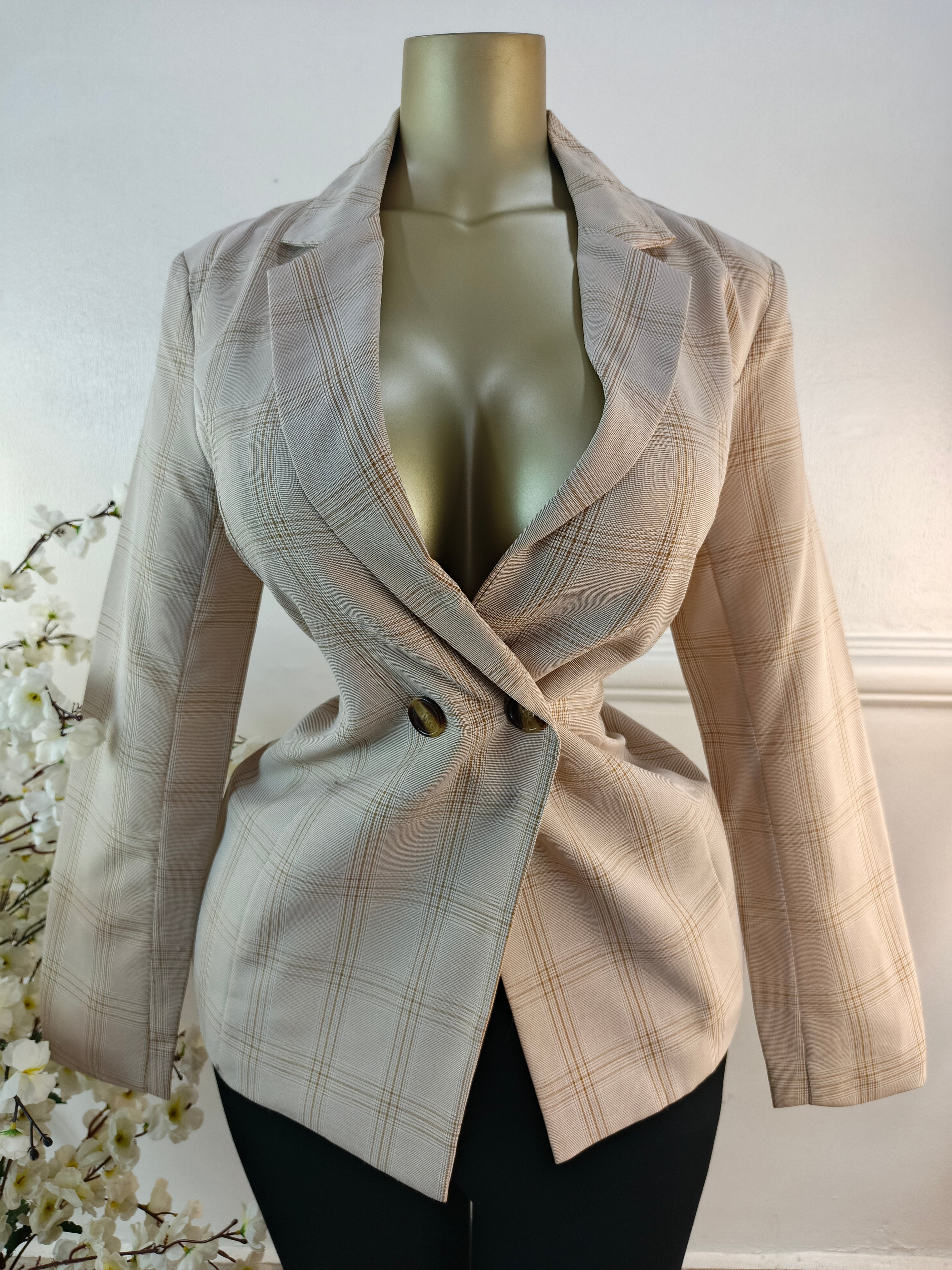 PRETTYLITTLETHING UK SIZE 8 [LENGTH 29 INCHES]