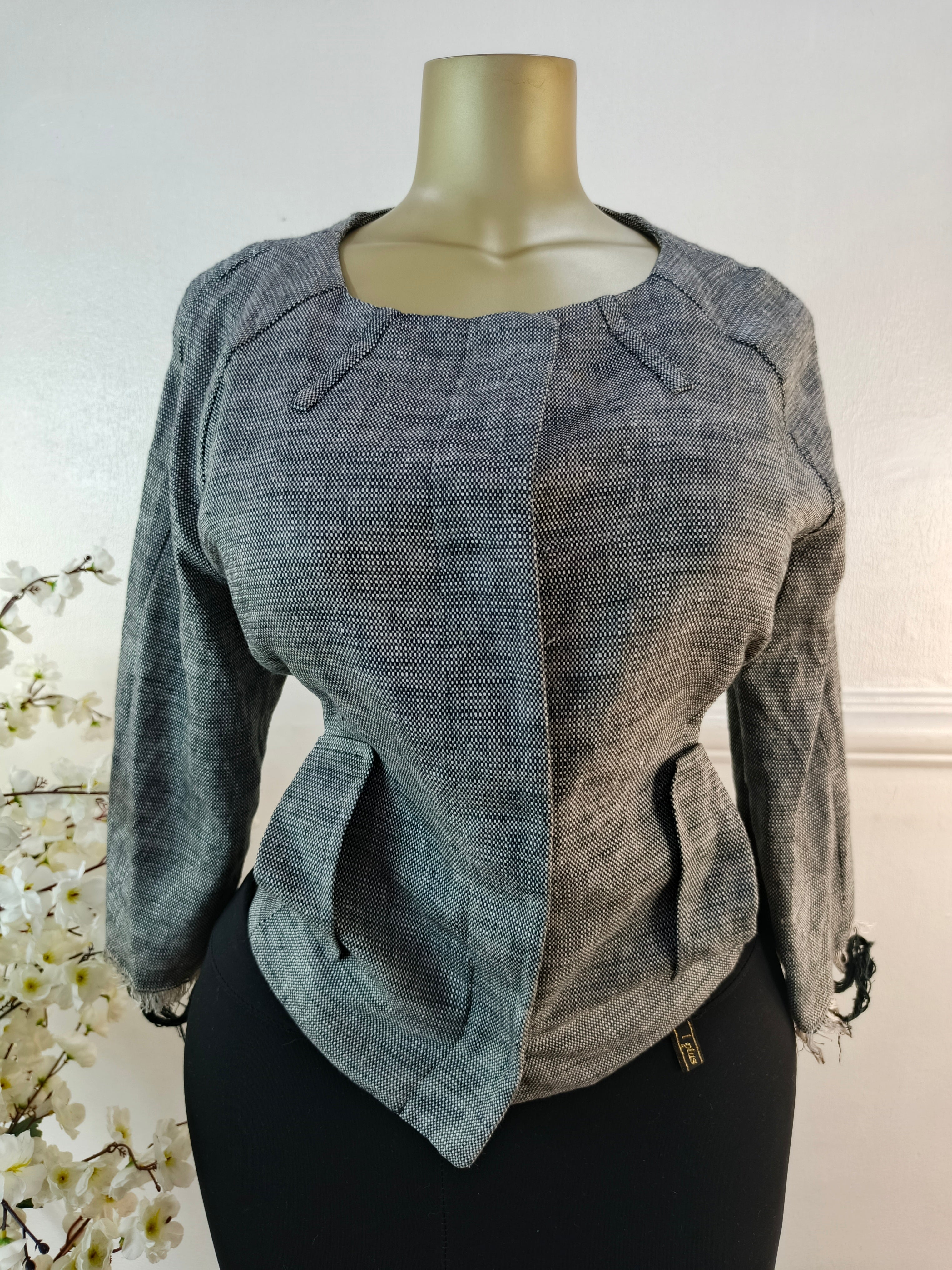 JAEGER UK SIZE 16 [LENGTH 22 INCHES]