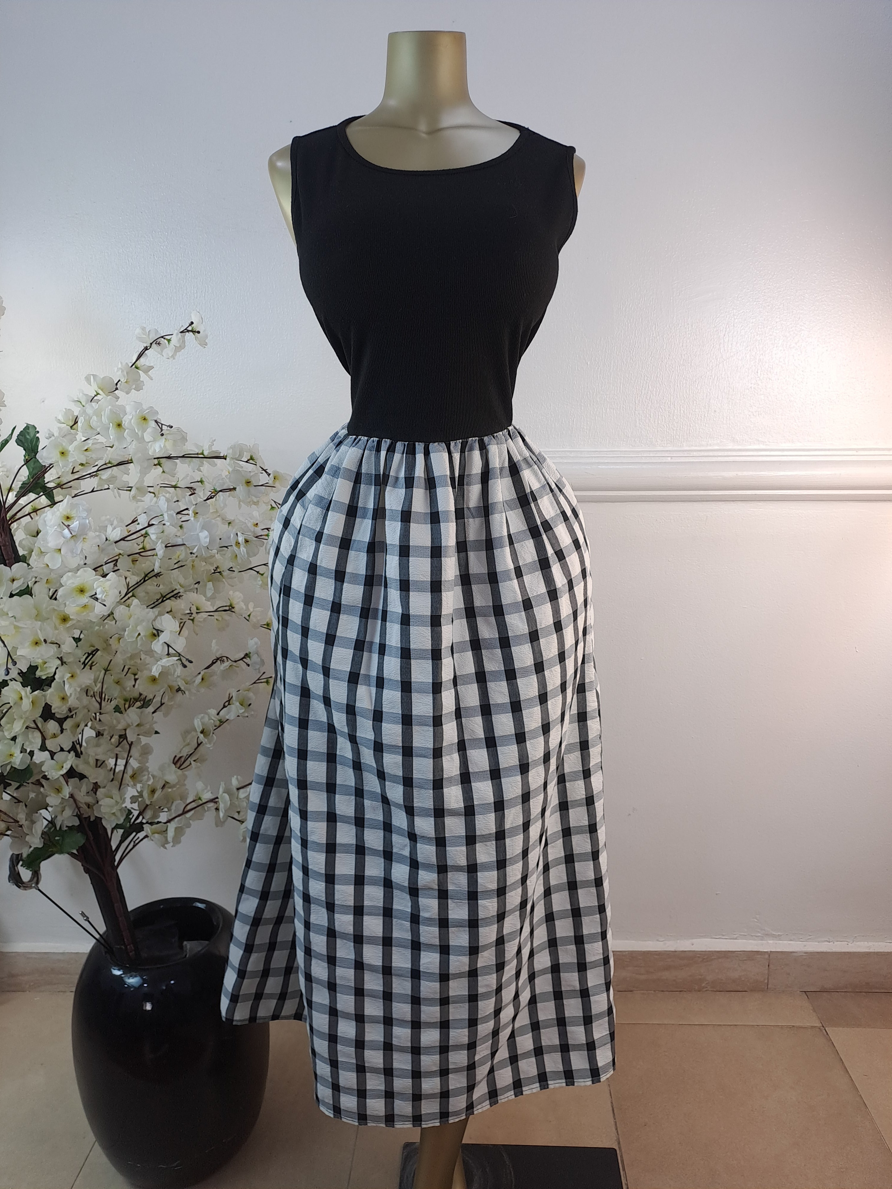 DUNNES UK SIZE 18 [LENGTH 55 INCHES]