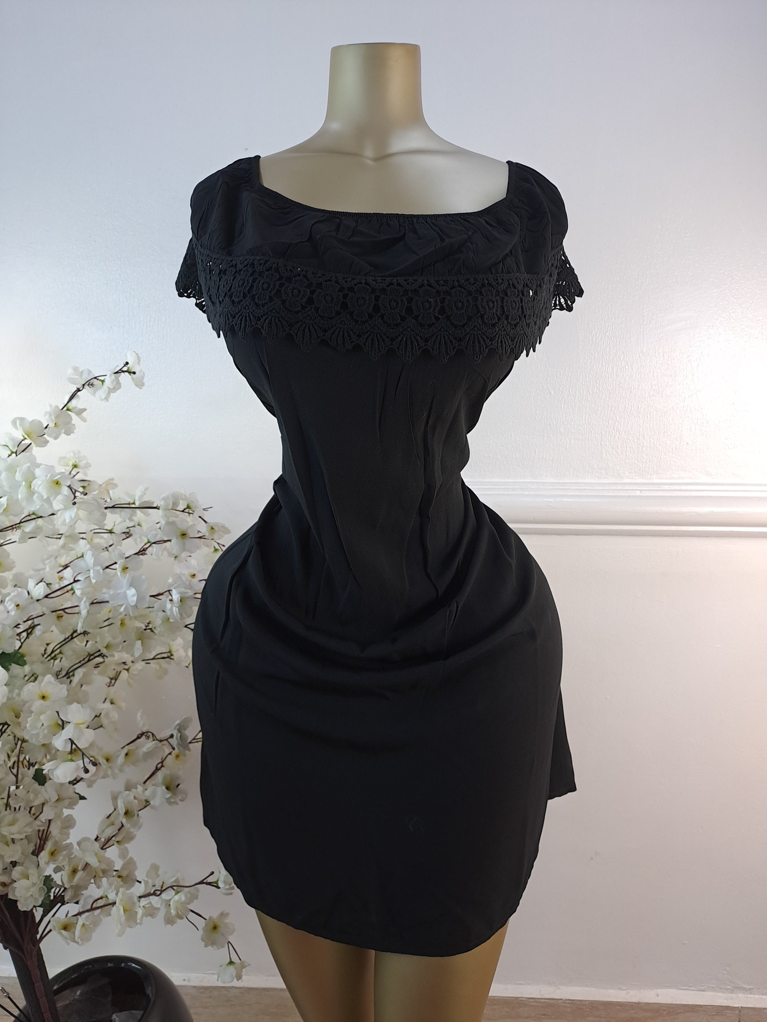 DRESS UK SIZE 16 [LENGTH 38 INCHES]
