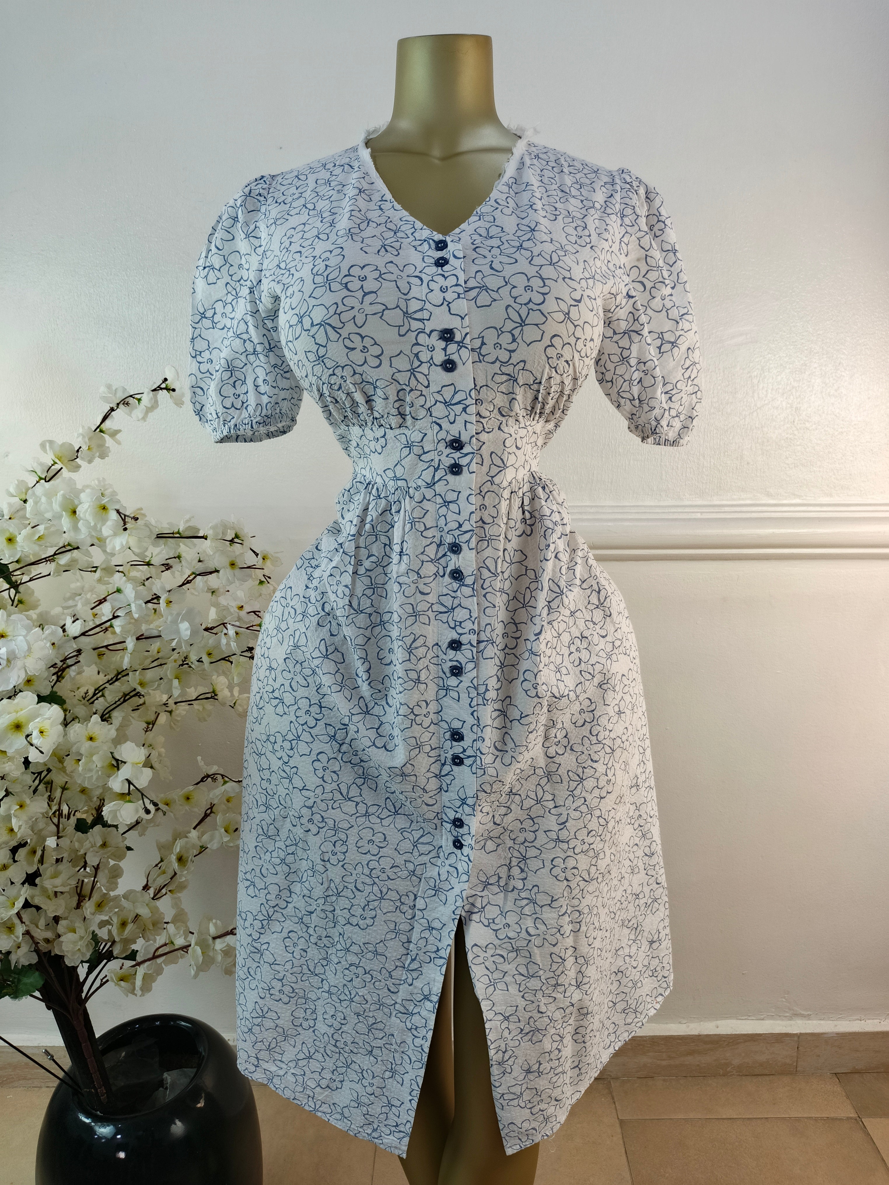DRESS UK SIZE 8 [LENGTH 43 INCHES]