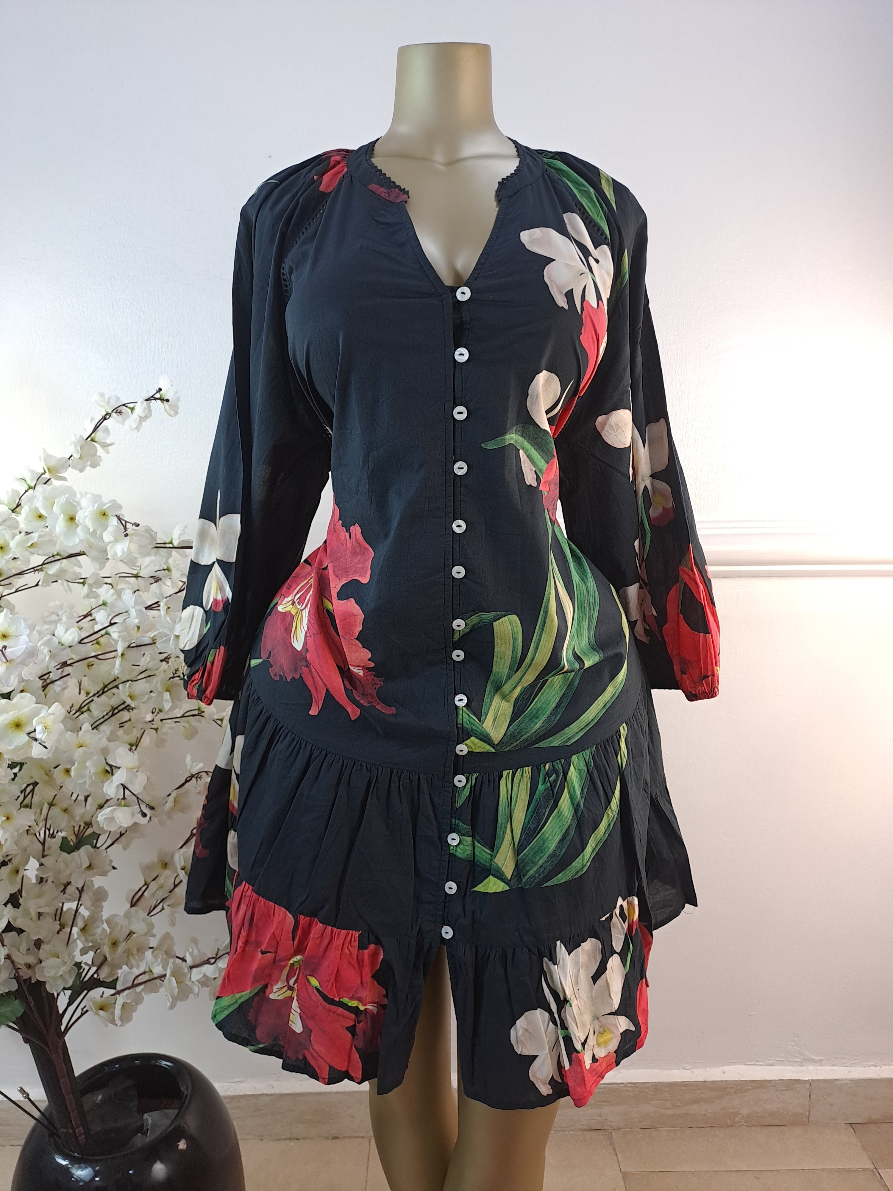 THE KEW COLLECTION UK SIZE 22 [LENGTH 40 INCHES]