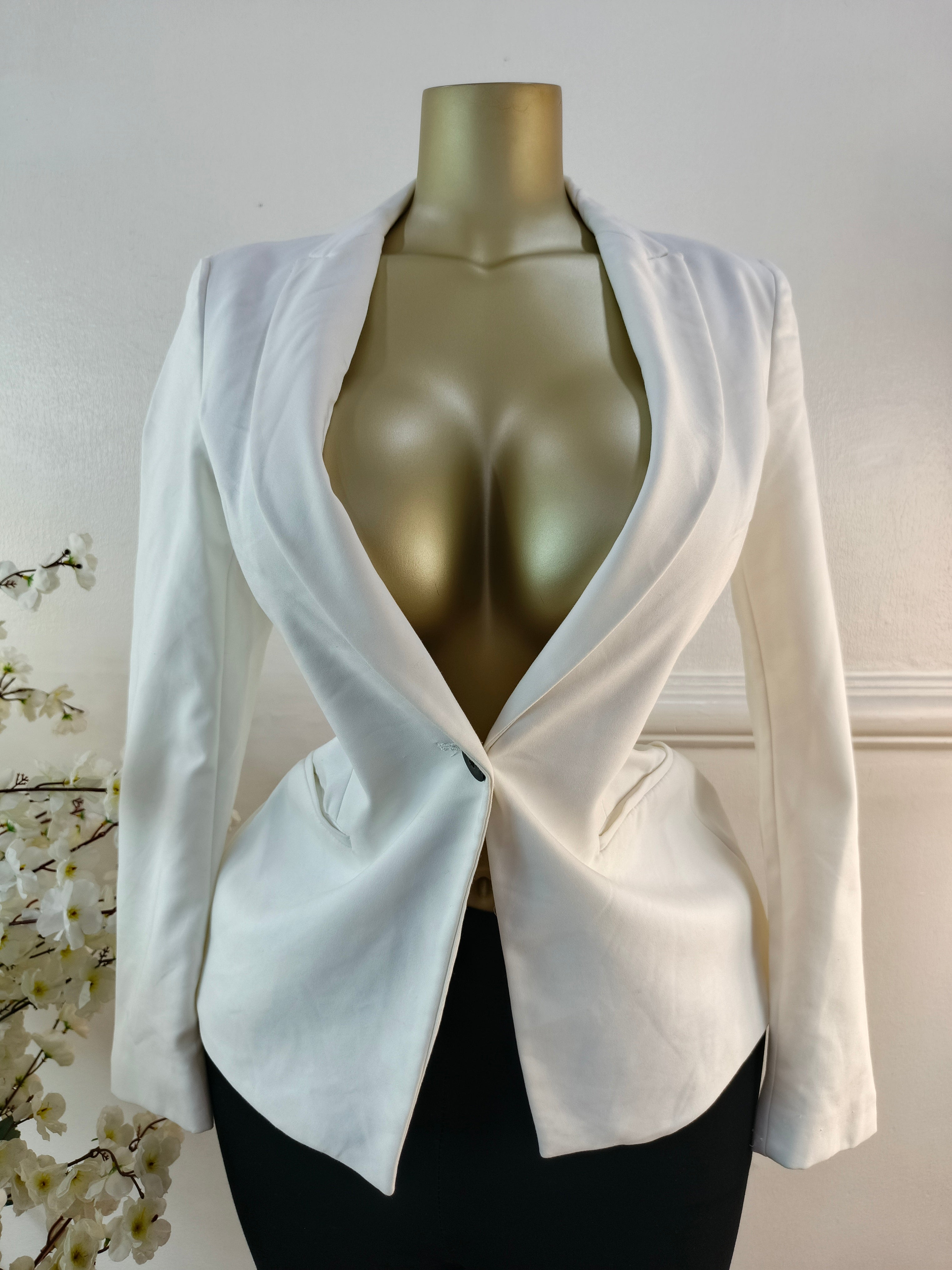 ZARA BASICS UK SIZE 6 [LENGTH 26 INCHES]
