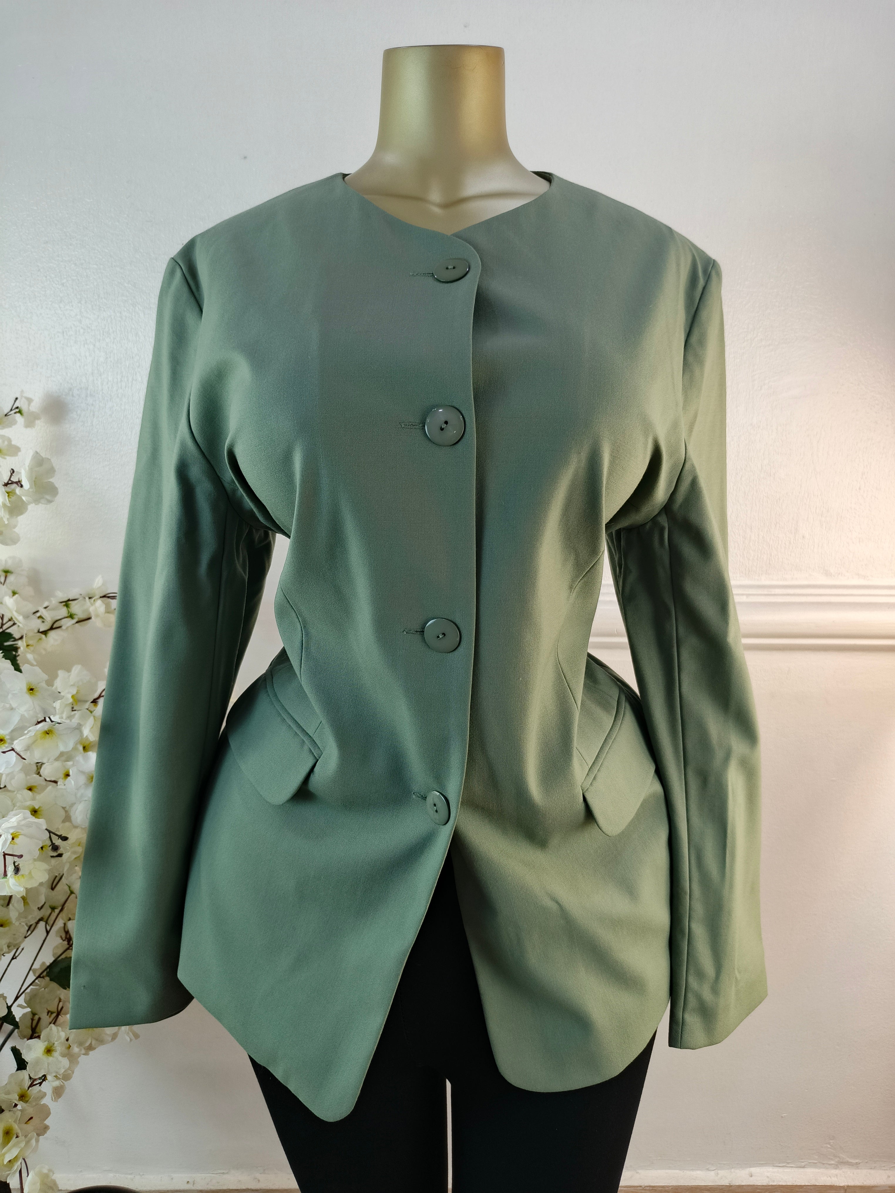 BLAZER UK SIZE 18 [LENGTH 31 INCHES]