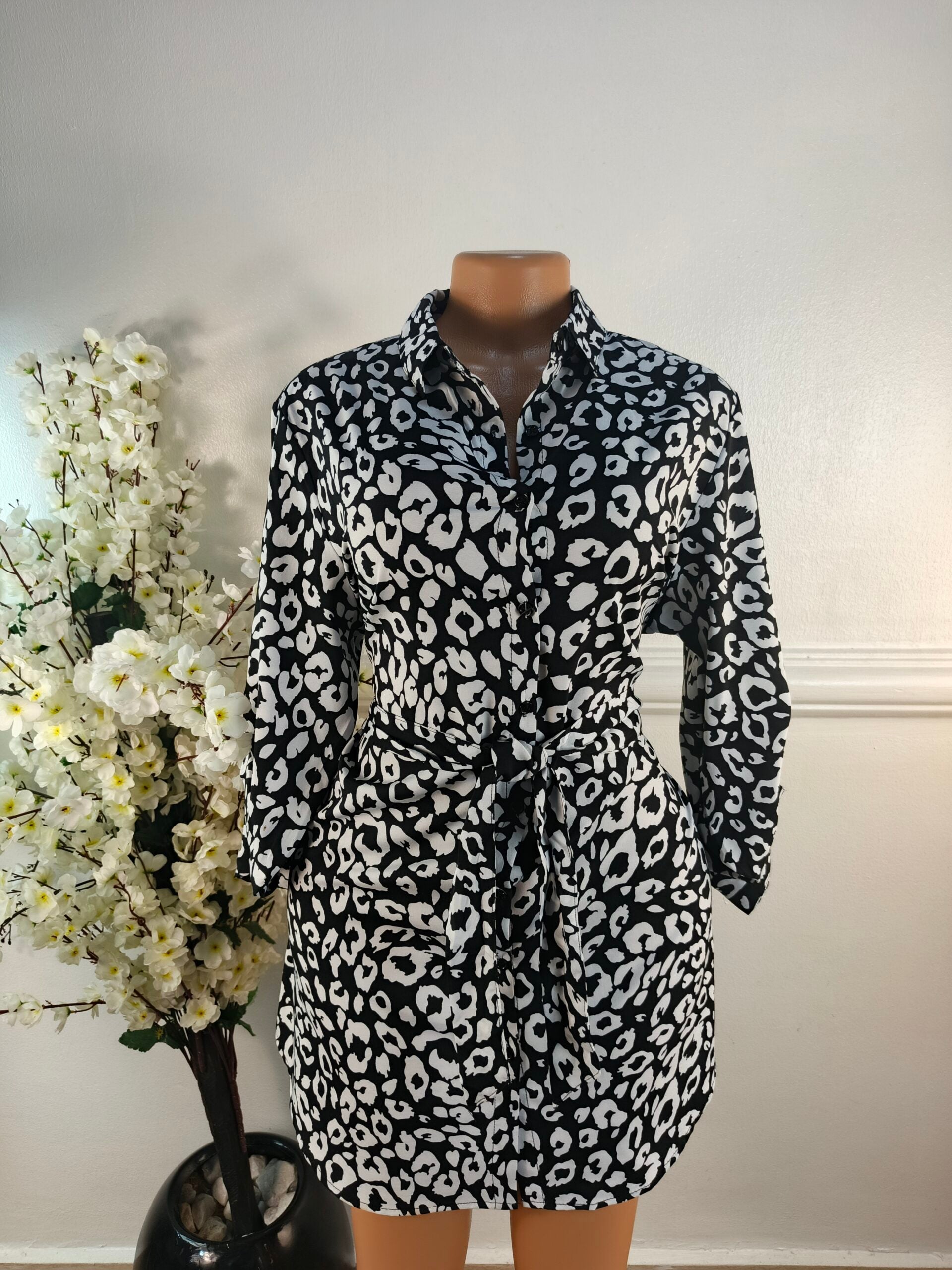MODA CINDY UK SIZE 14 [LENGHT 31 INCHES] image 0