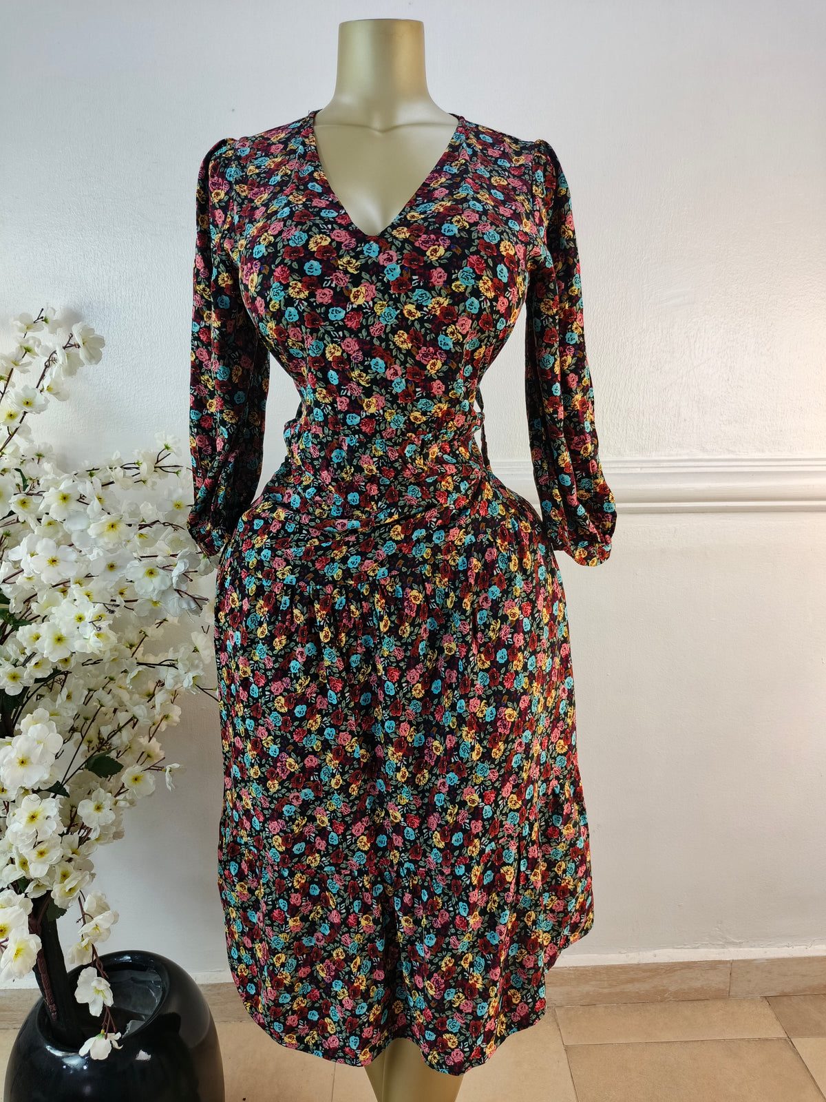 ONLY UK SIZE 10 [LENGTH 50 INCHES]